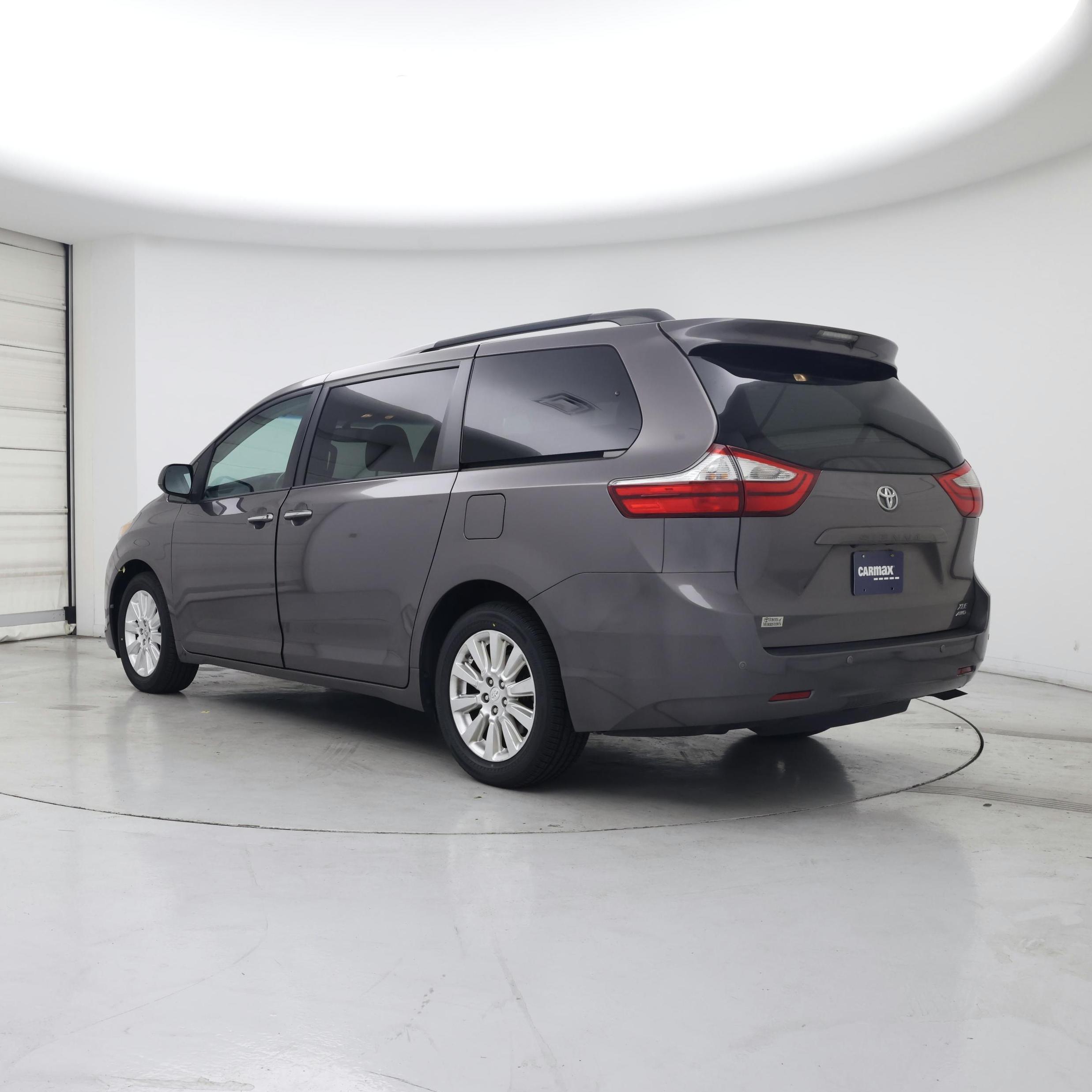 Thumbnail: 2015 Toyota Sienna - 2