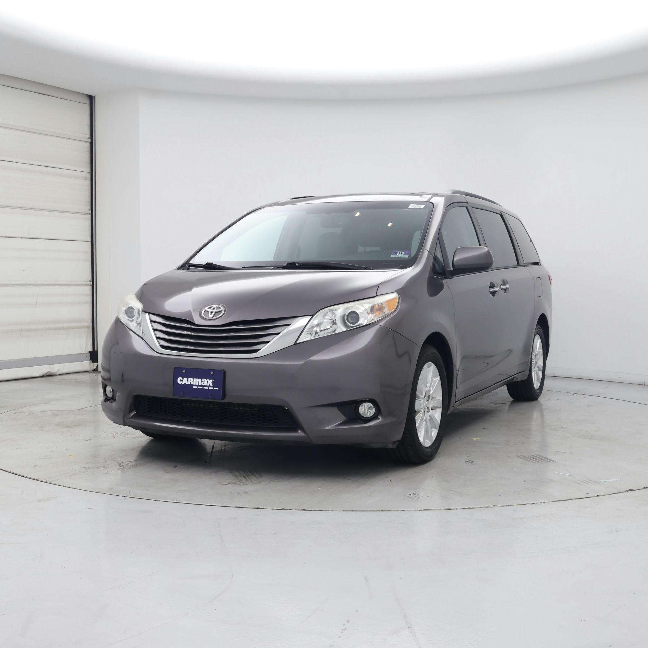 Thumbnail: 2015 Toyota Sienna - 4
