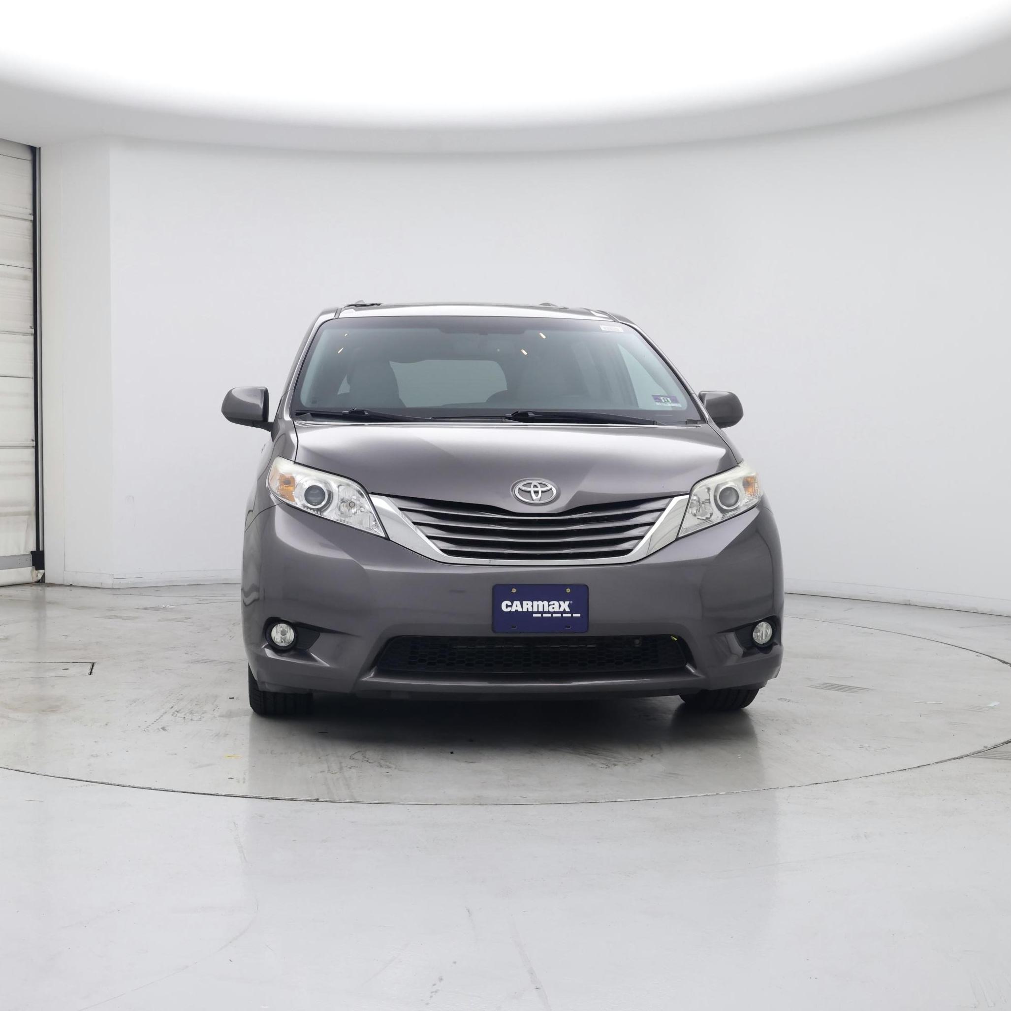 Thumbnail: 2015 Toyota Sienna - 5