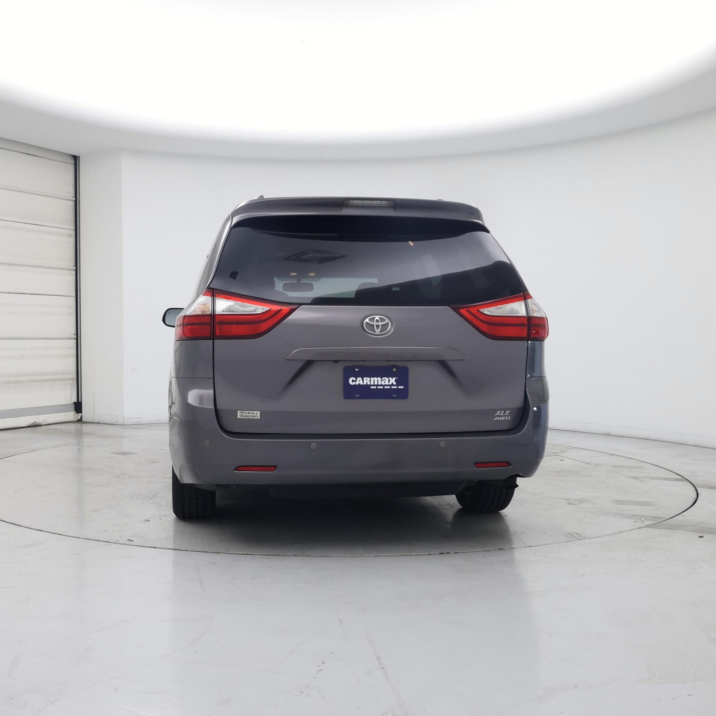 Thumbnail: 2015 Toyota Sienna - 6