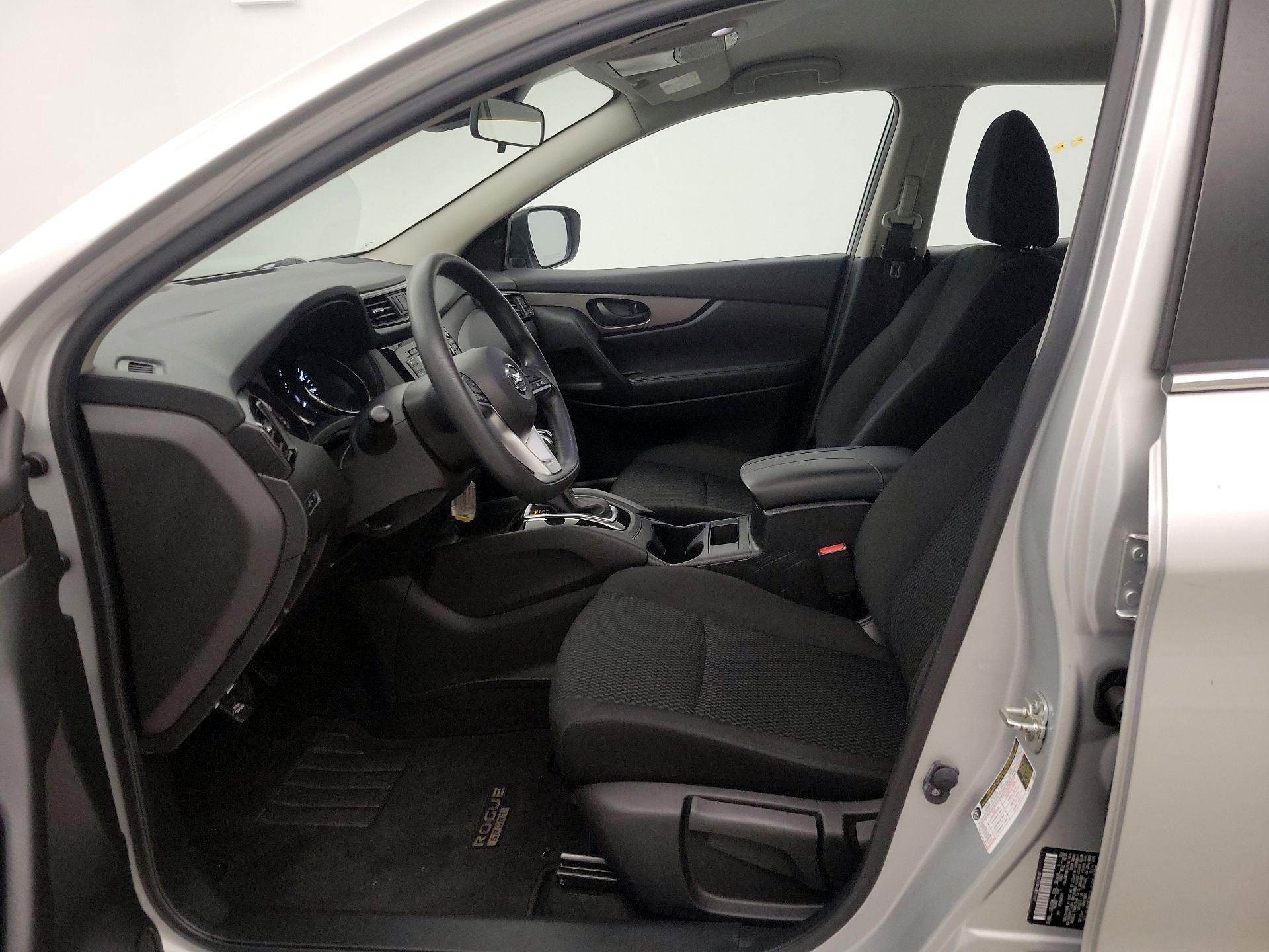 Thumbnail: 2020 Nissan Rogue Sport - 9