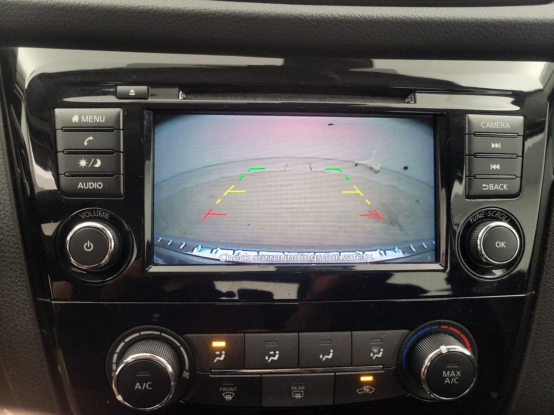 Thumbnail: 2020 Nissan Rogue Sport - 12