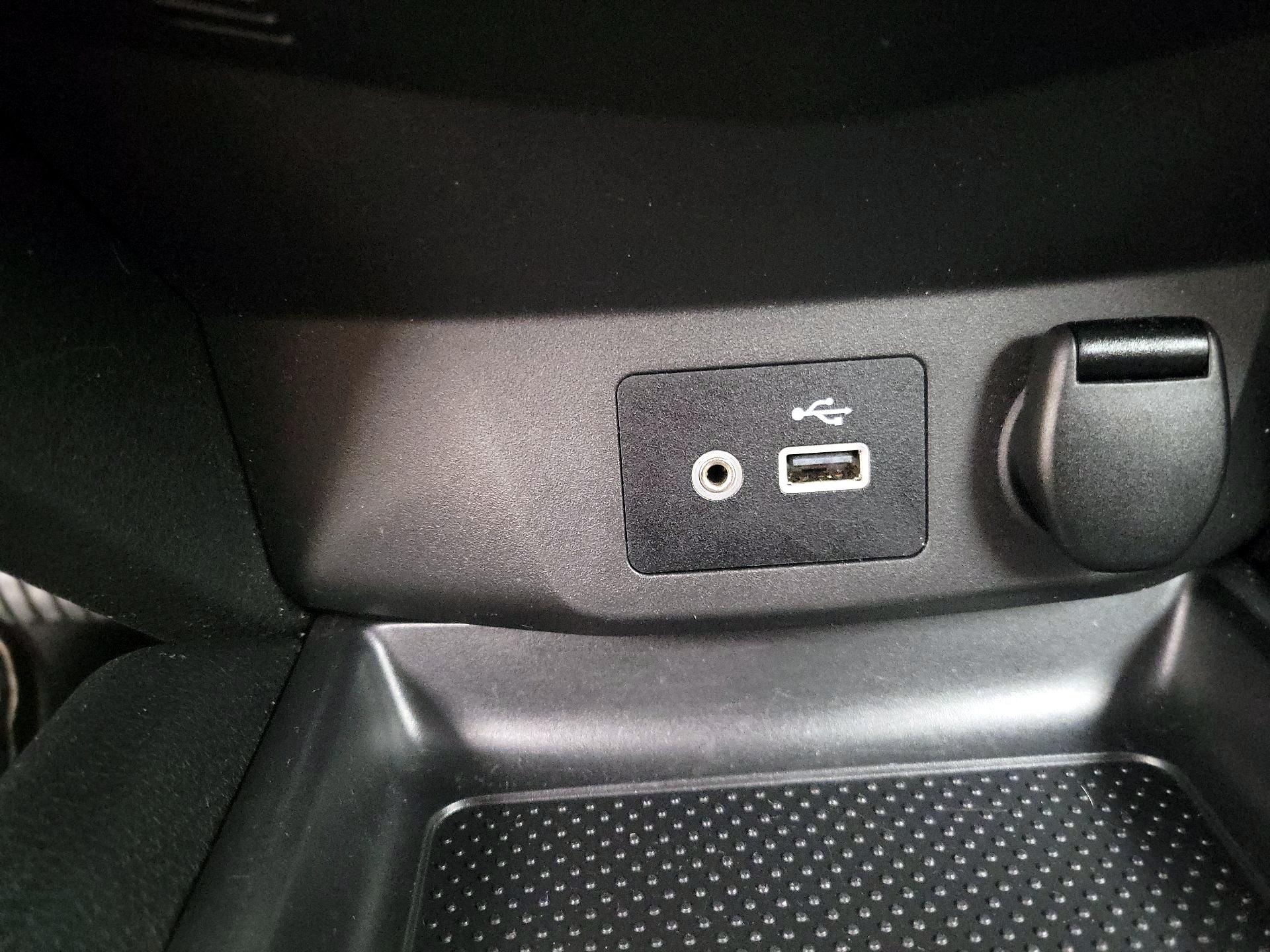 Thumbnail: 2020 Nissan Rogue Sport - 16