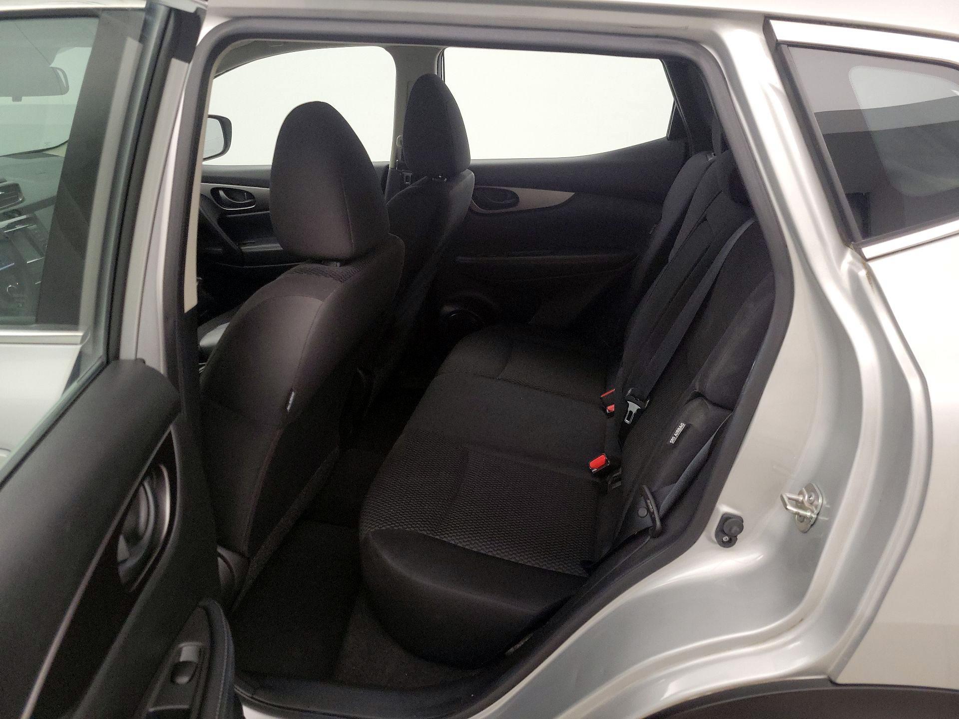 Thumbnail: 2020 Nissan Rogue Sport - 17