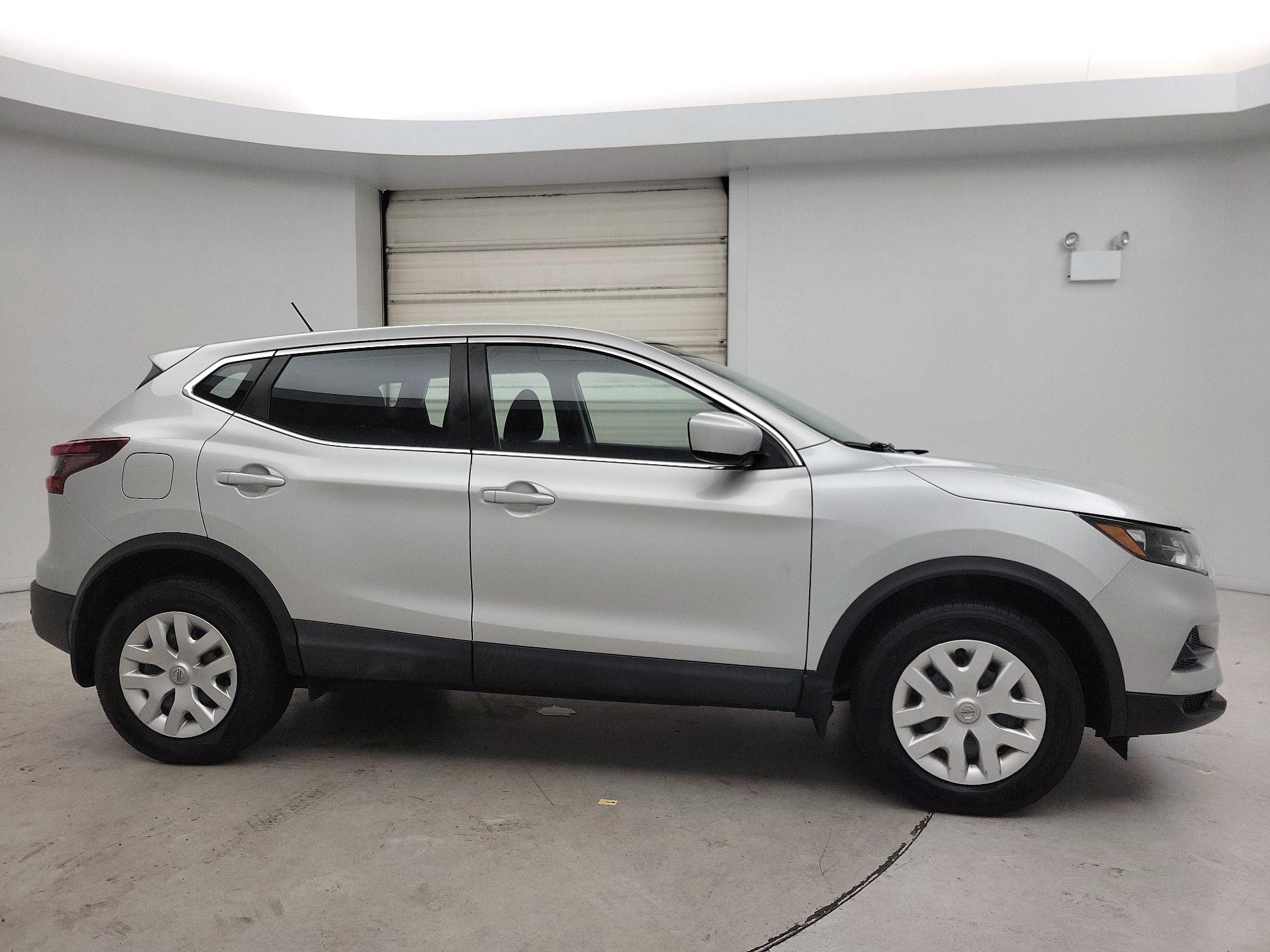 Thumbnail: 2020 Nissan Rogue Sport - 4