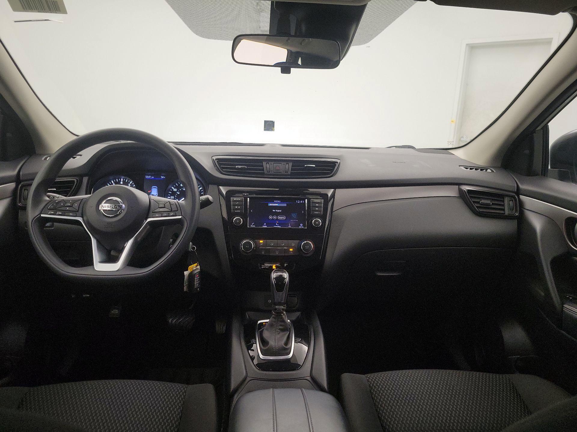 Thumbnail: 2020 Nissan Rogue Sport - 8