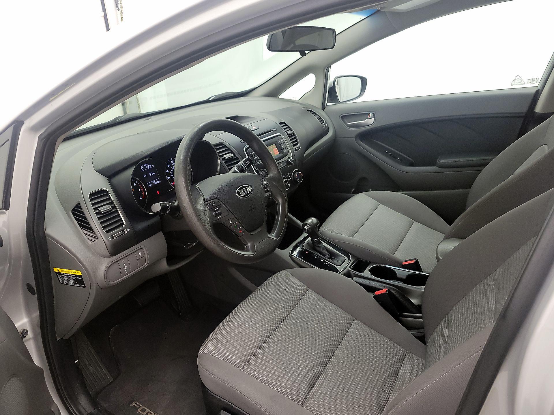 Thumbnail: 2017 Kia Forte - 11