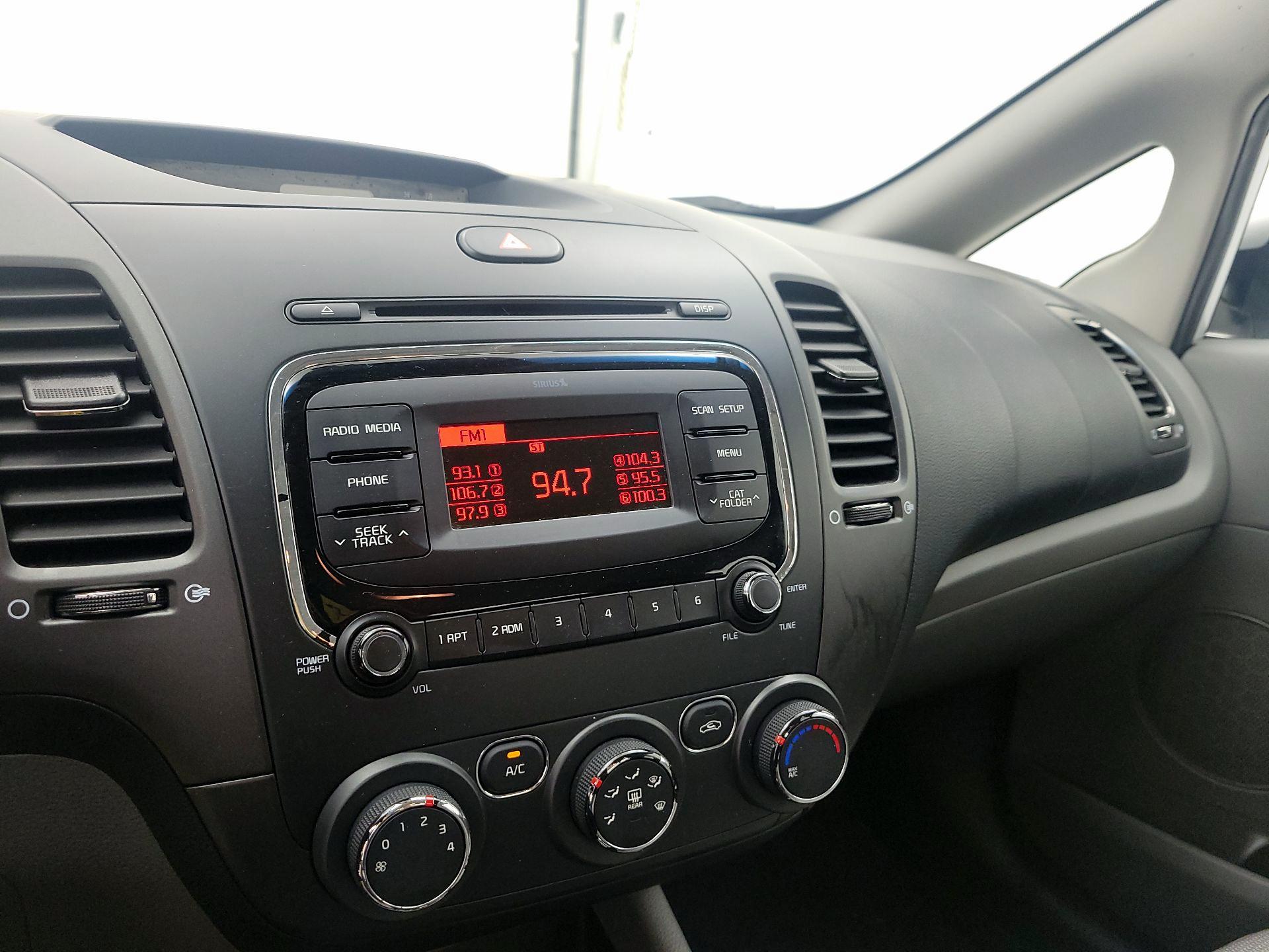Thumbnail: 2017 Kia Forte - 15