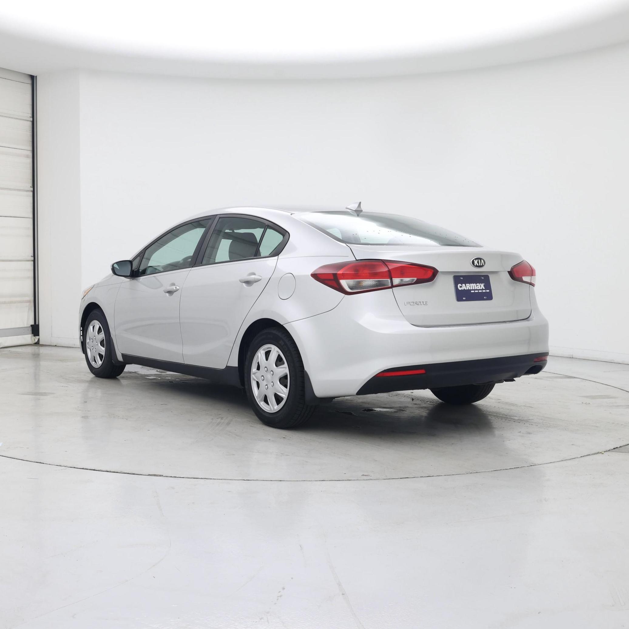 Thumbnail: 2017 Kia Forte - 2