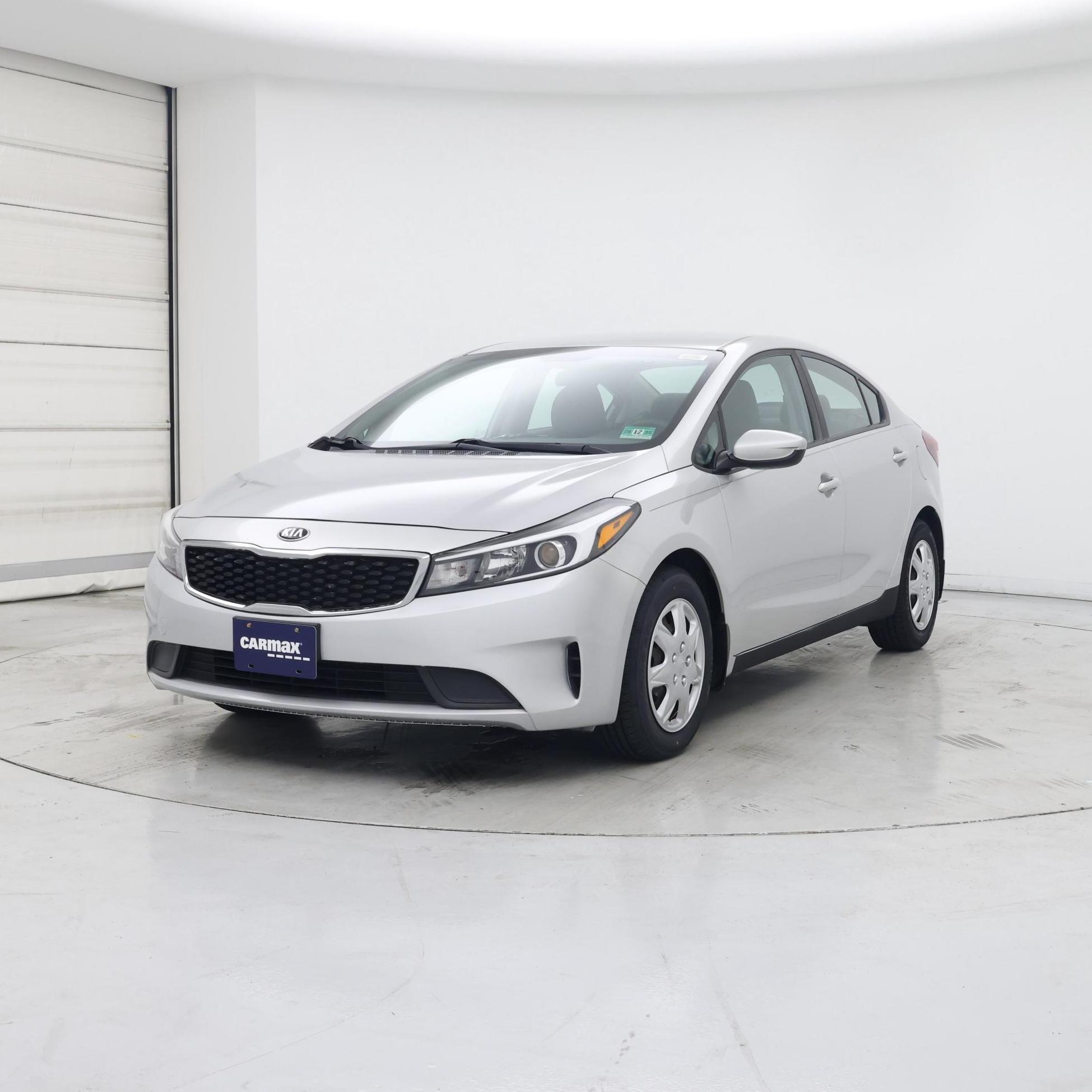 Thumbnail: 2017 Kia Forte - 4
