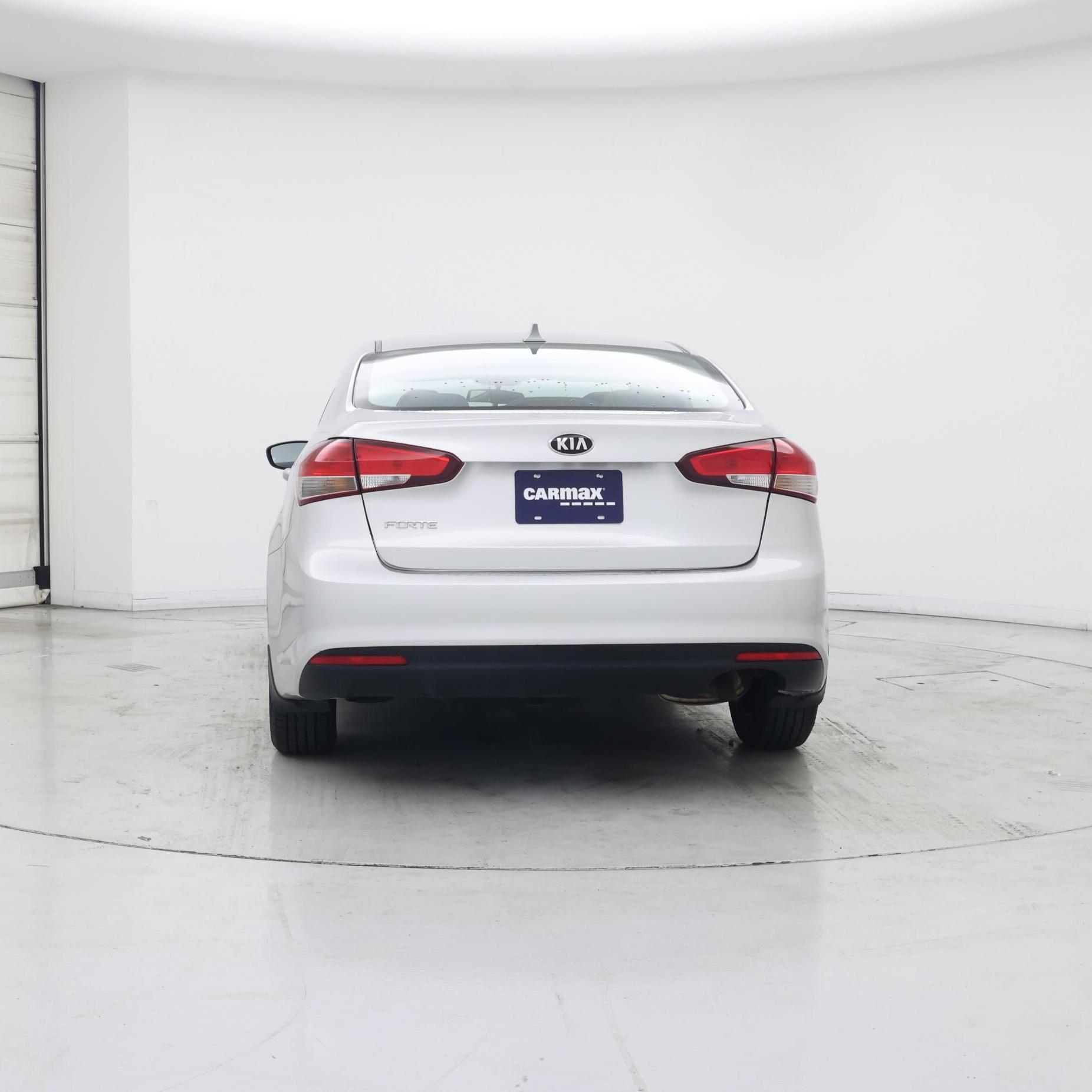 Thumbnail: 2017 Kia Forte - 6