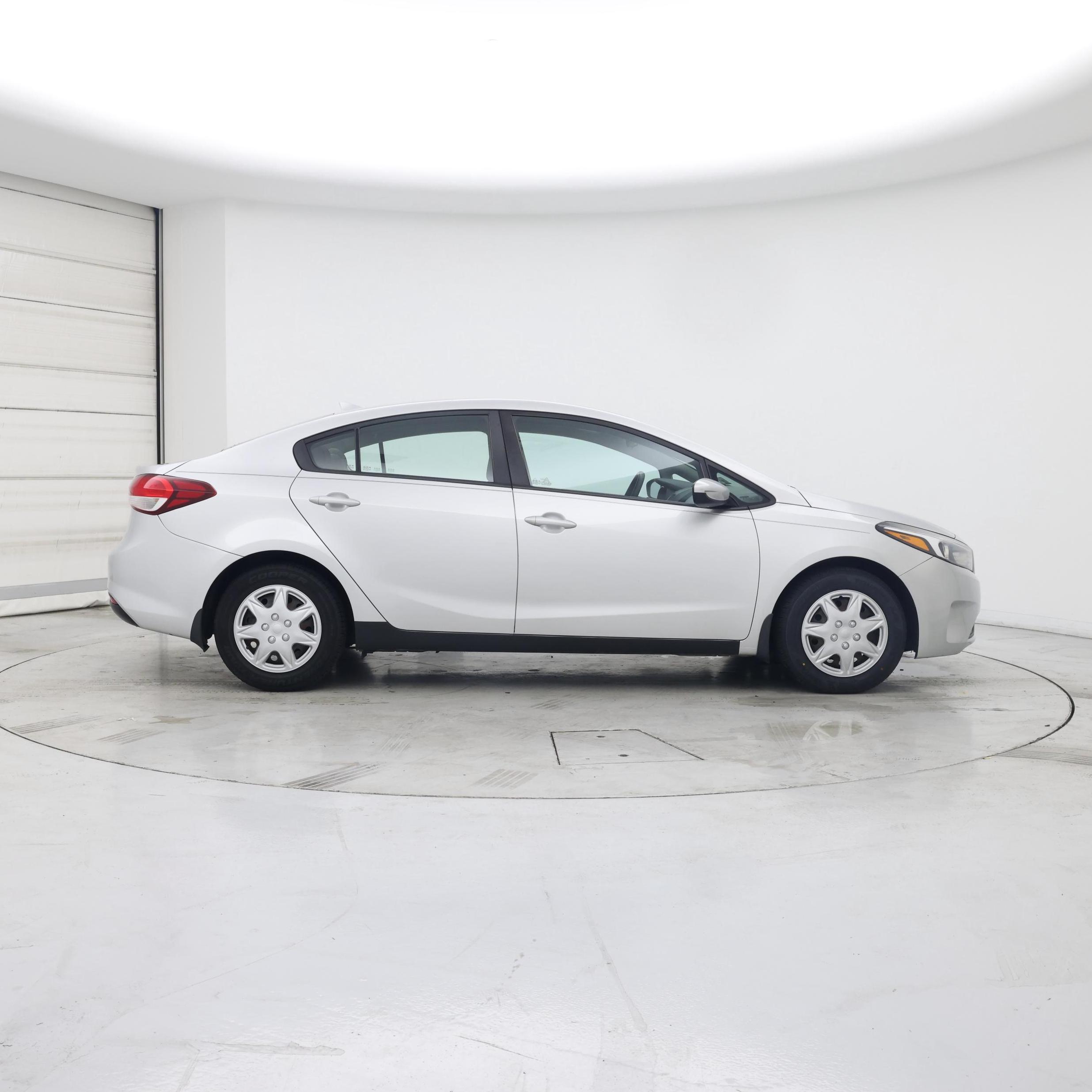 Thumbnail: 2017 Kia Forte - 7