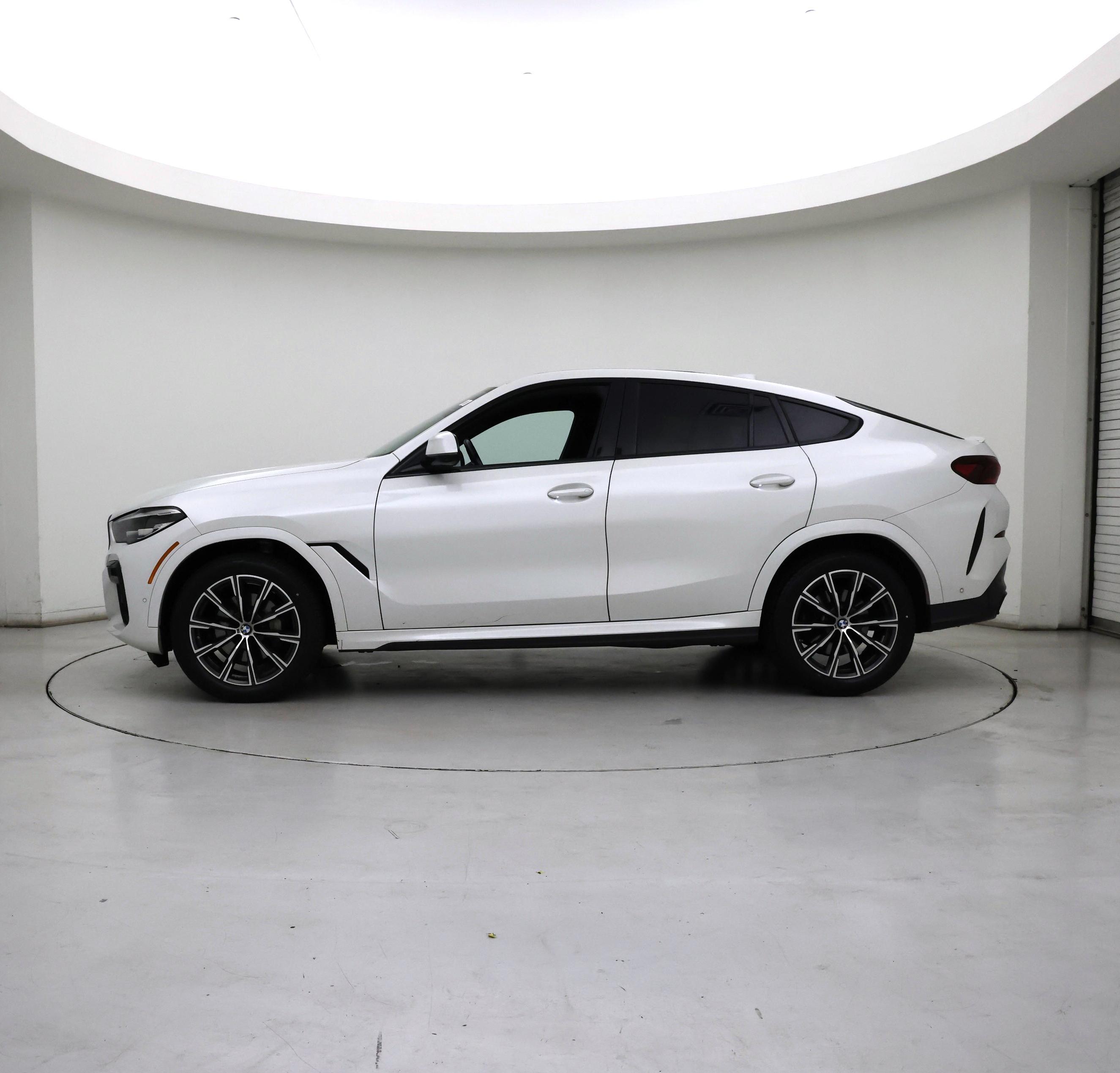 Thumbnail: 2022 BMW X6 - 3