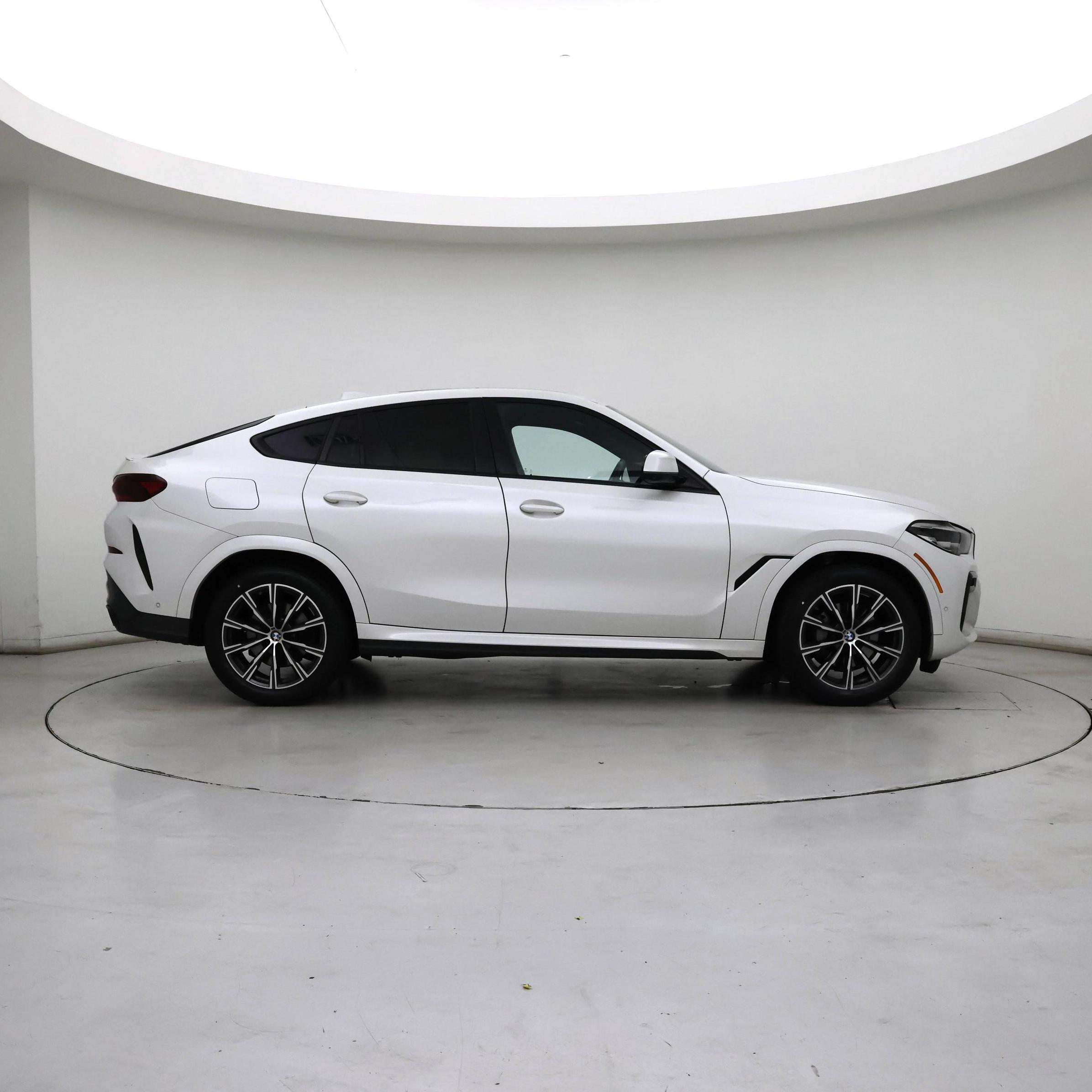 Thumbnail: 2022 BMW X6 - 7