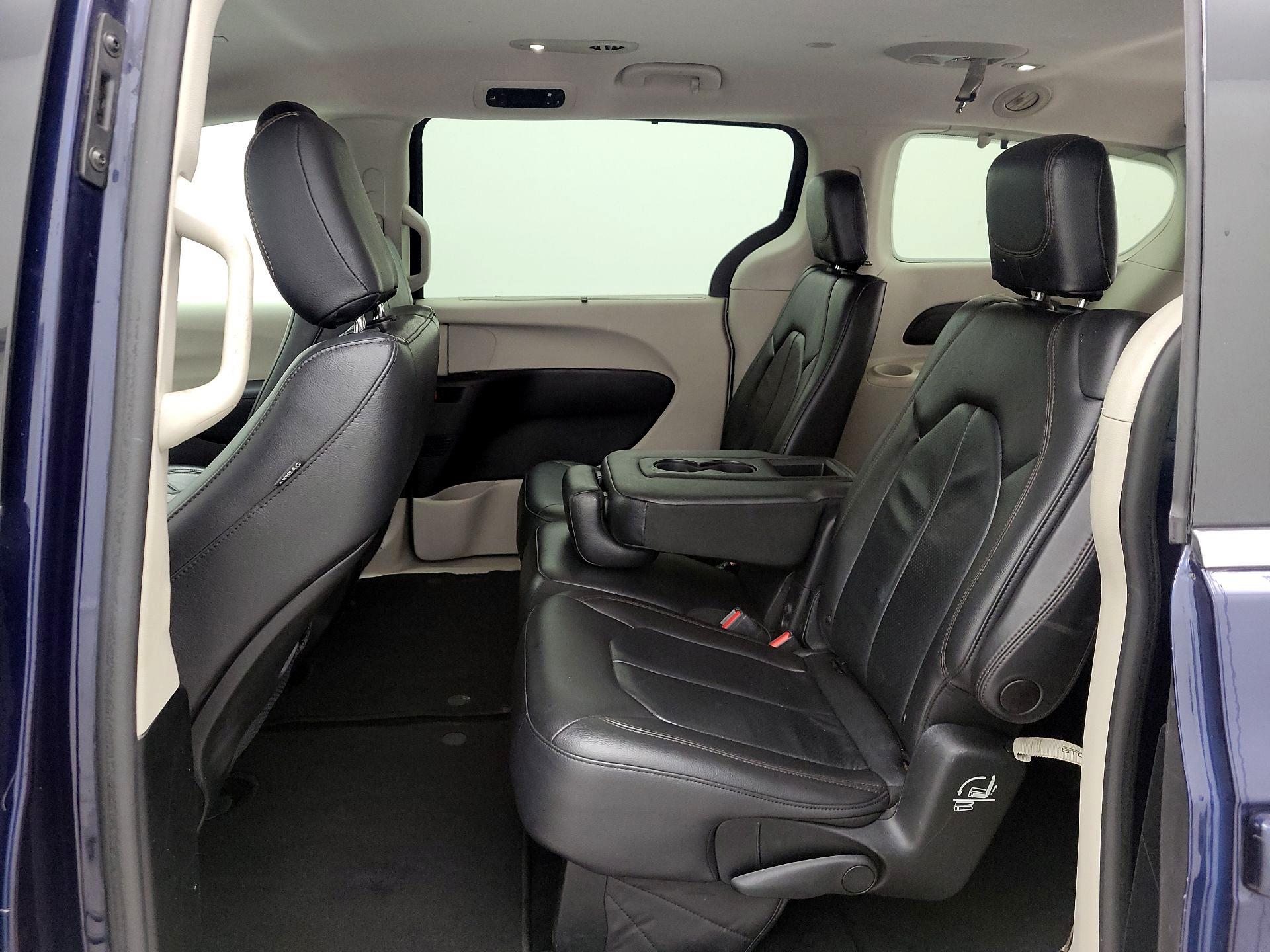 Thumbnail: 2019 Chrysler Pacifica - 19