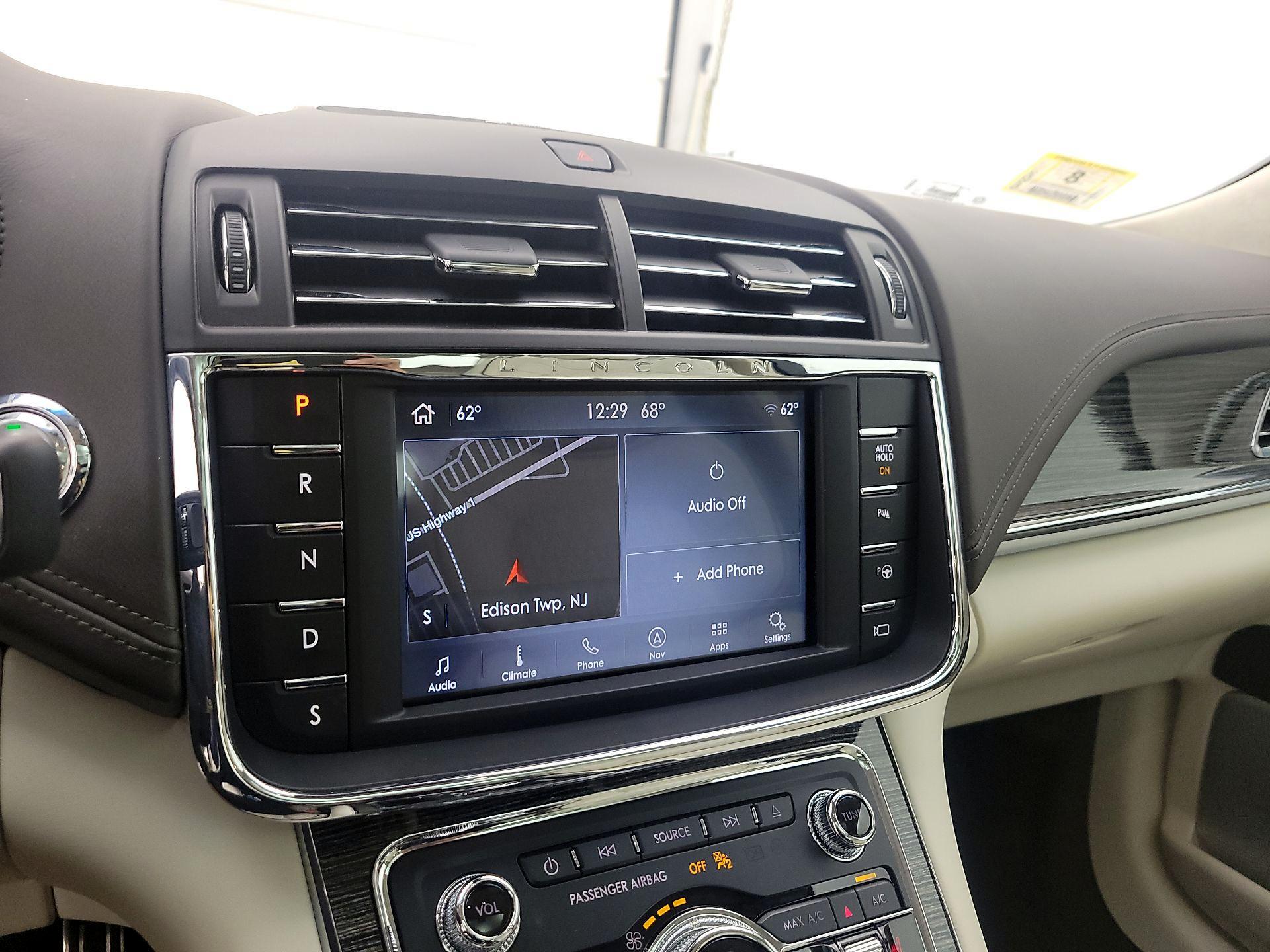 Thumbnail: 2019 Lincoln Continental - 16