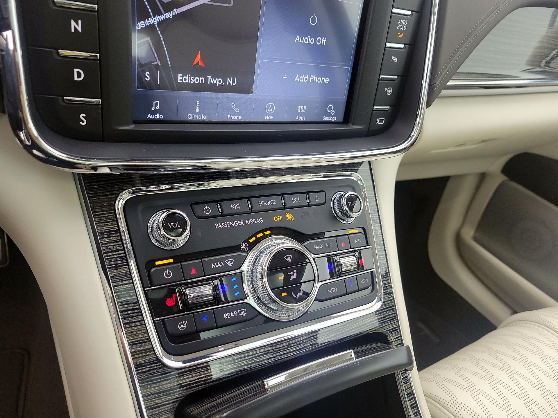 Thumbnail: 2019 Lincoln Continental - 17