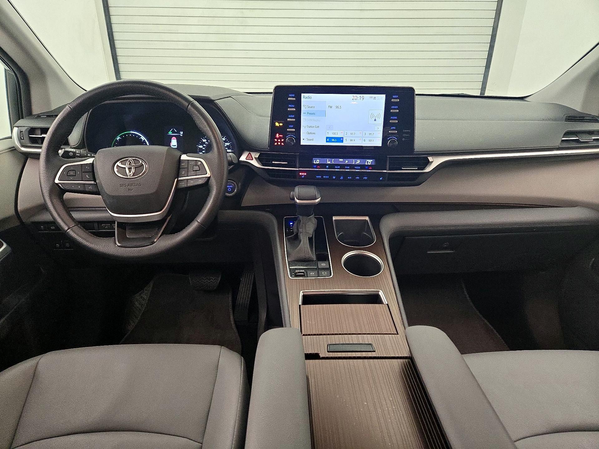 Thumbnail: 2023 Toyota Sienna - 9