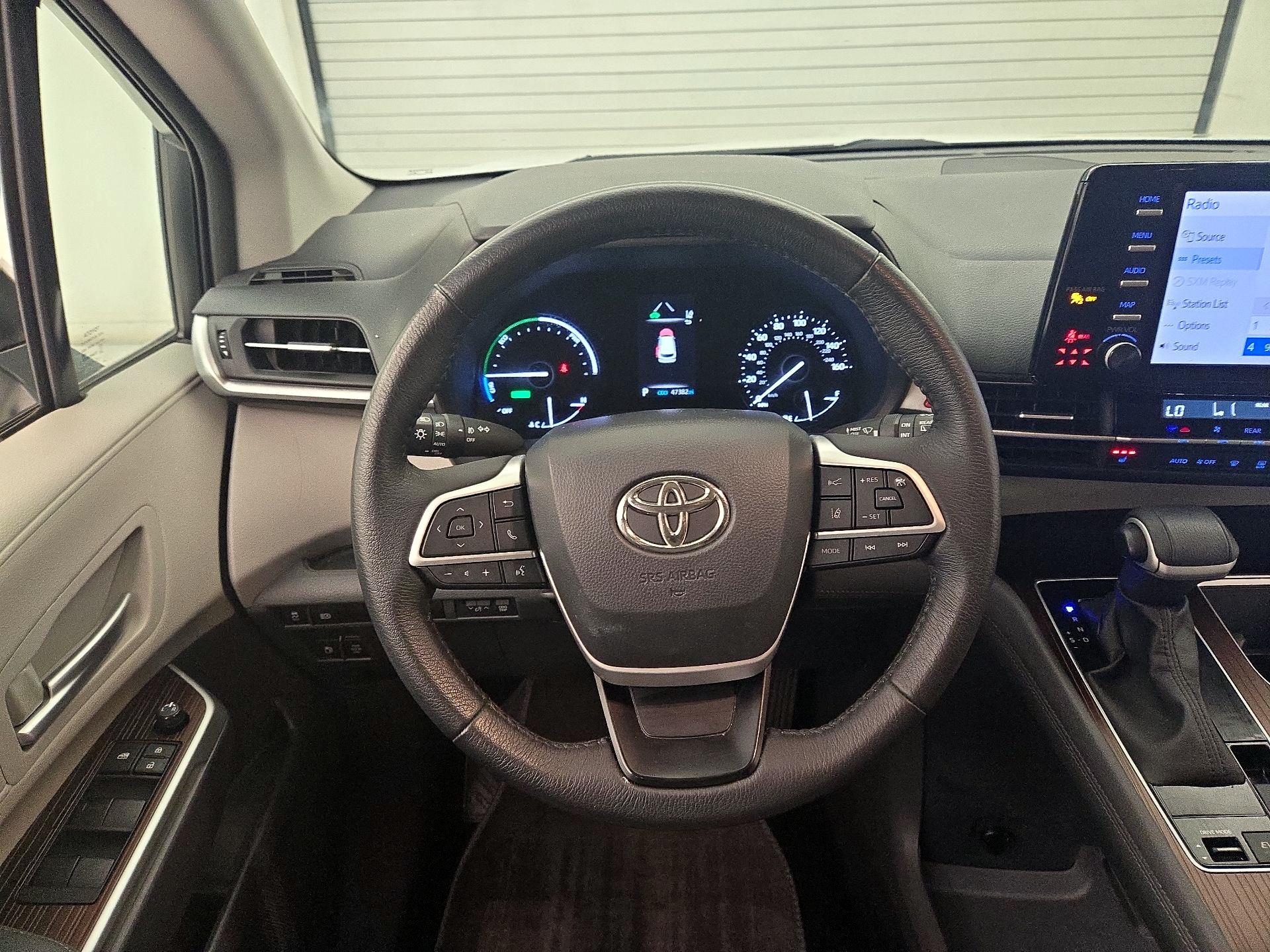 Thumbnail: 2023 Toyota Sienna - 10