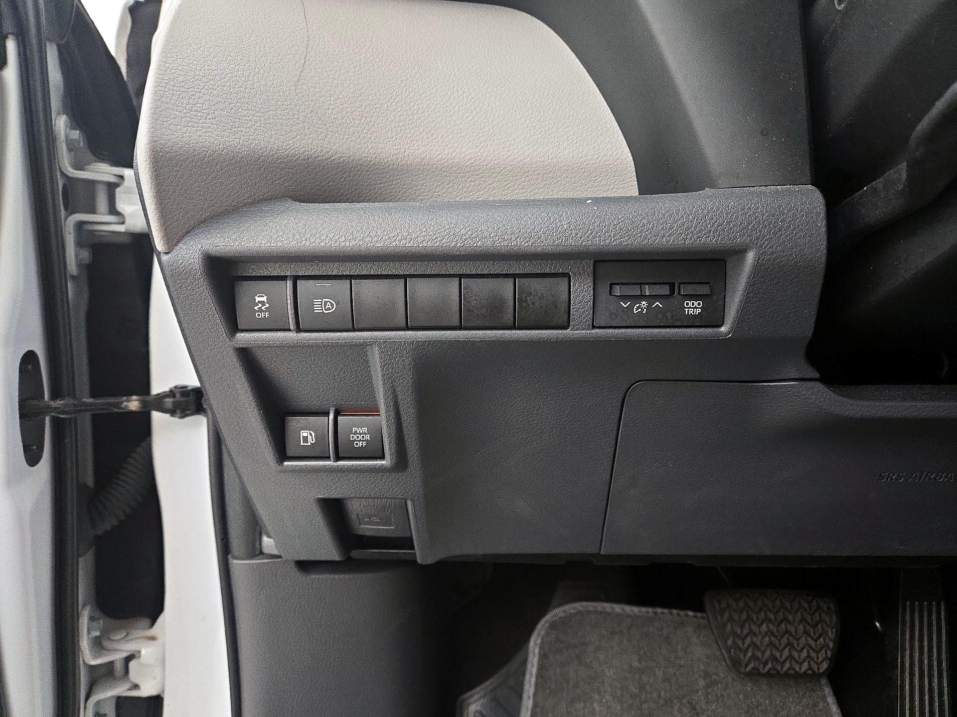 Thumbnail: 2023 Toyota Sienna - 13