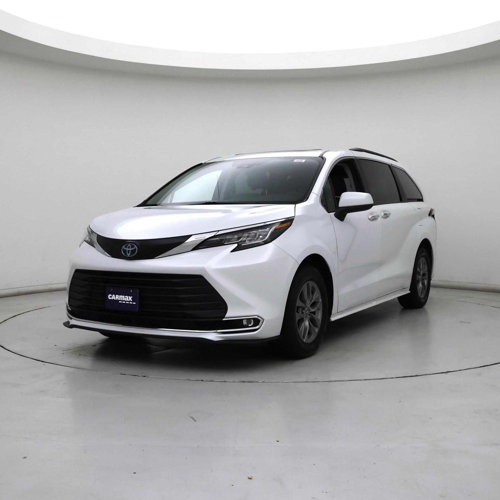 Thumbnail: 2023 Toyota Sienna - 4