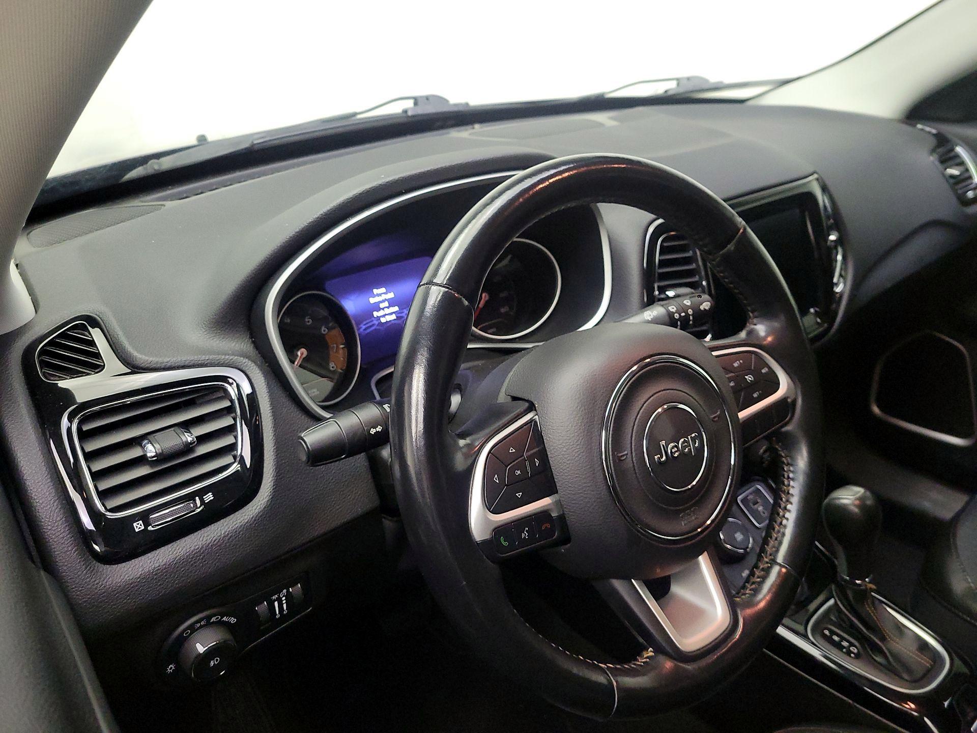 Thumbnail: 2020 Jeep Compass - 9