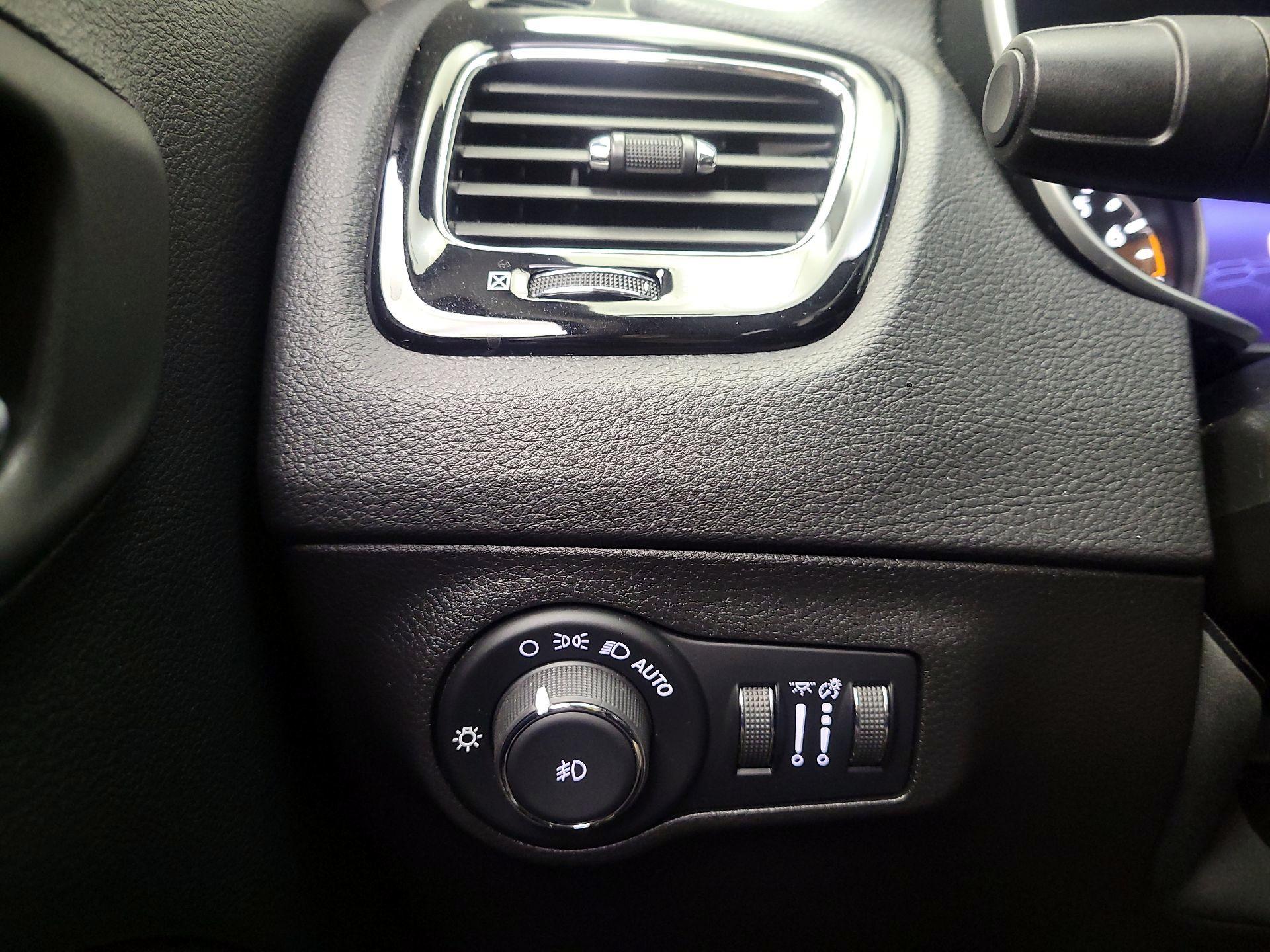 Thumbnail: 2020 Jeep Compass - 13