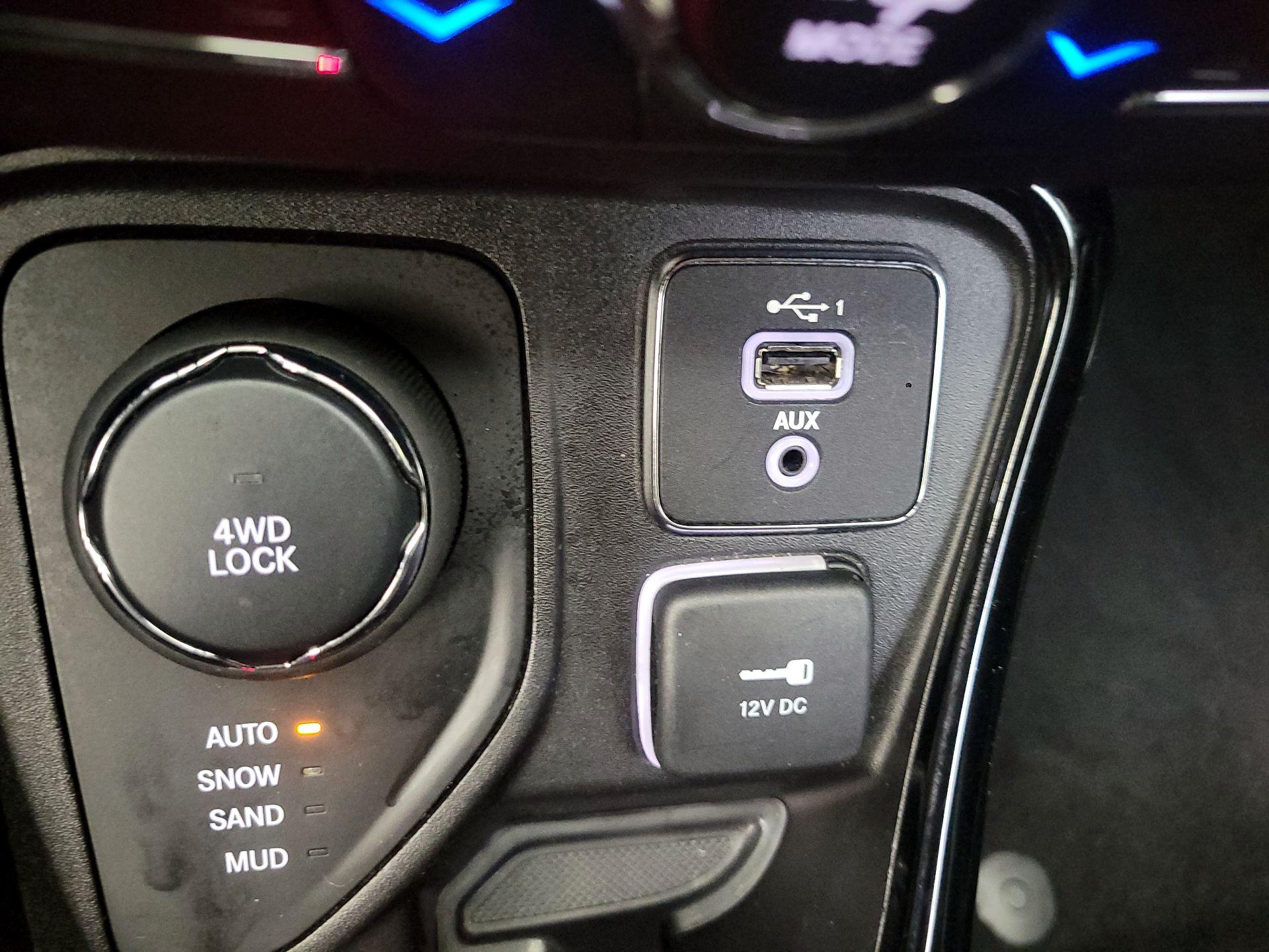 Thumbnail: 2020 Jeep Compass - 18