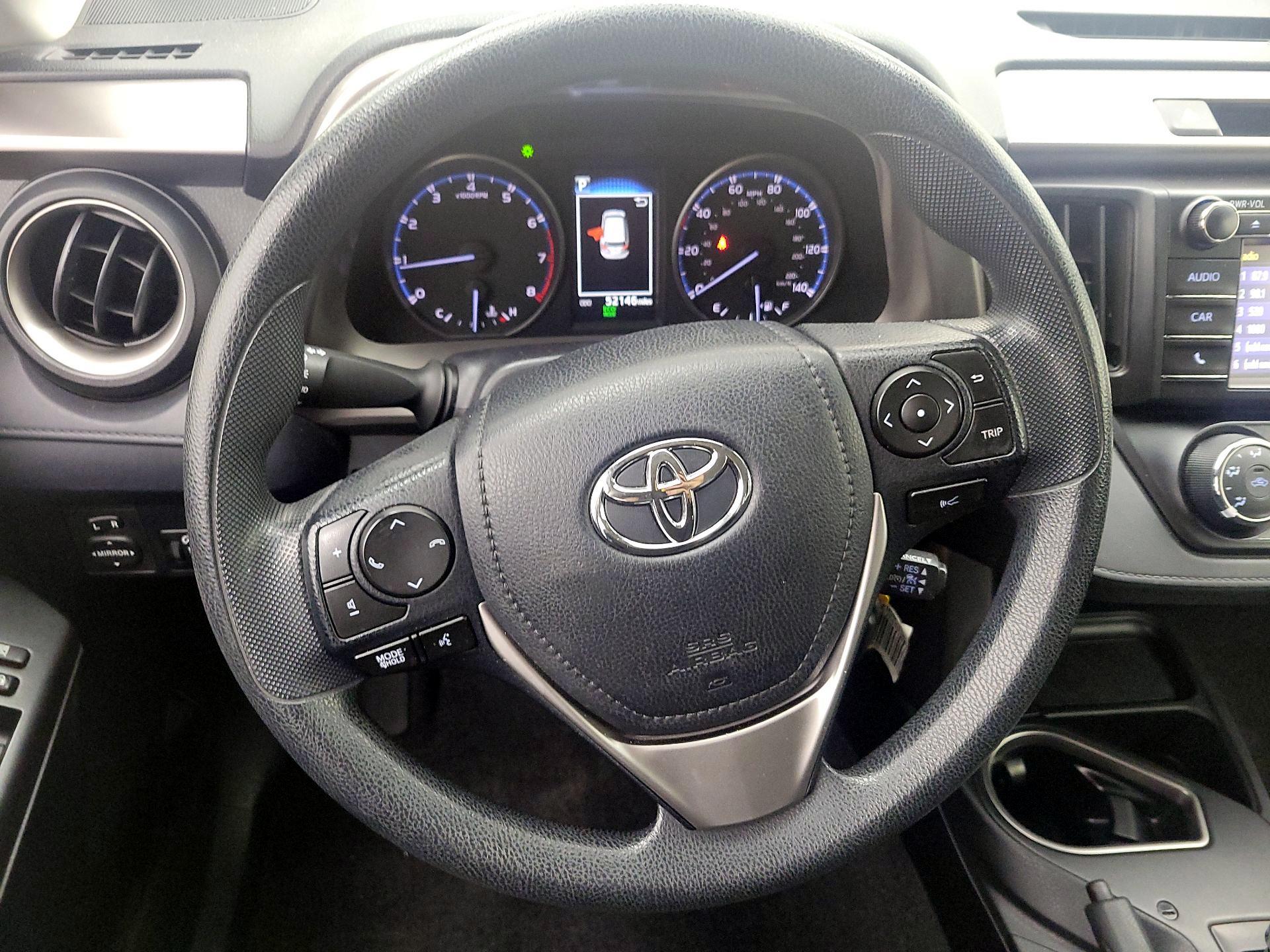 Thumbnail: 2018 Toyota RAV4 - 10