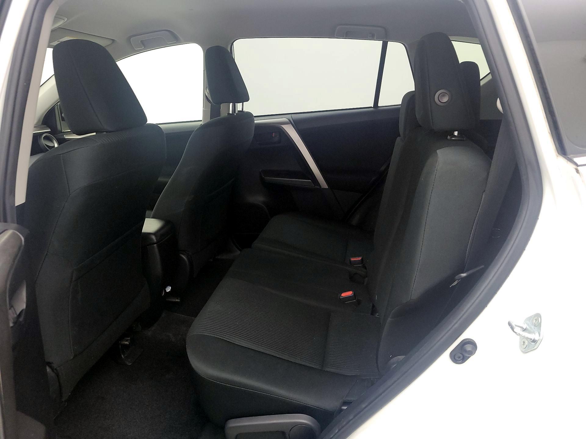 Thumbnail: 2018 Toyota RAV4 - 19