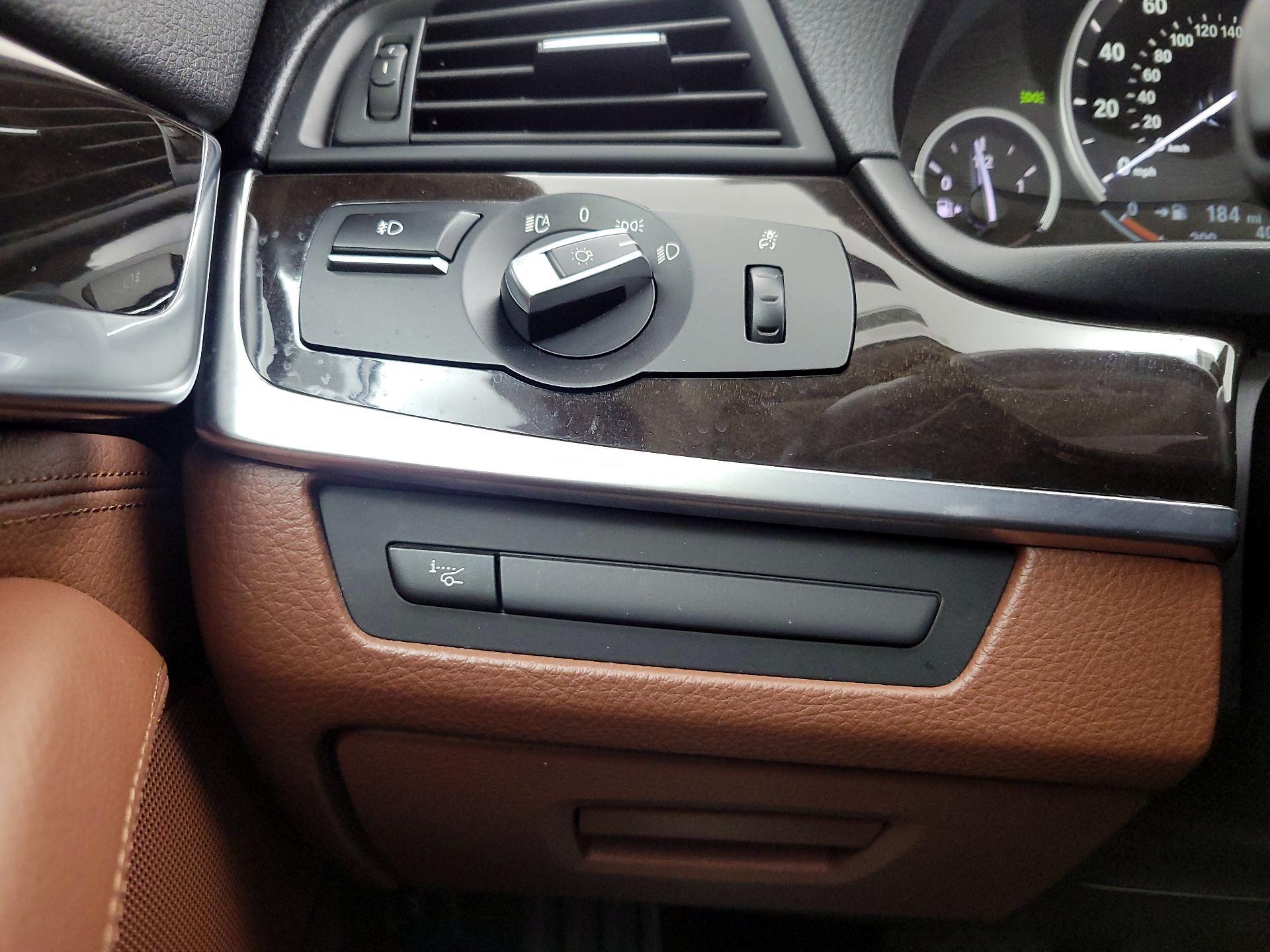 Thumbnail: 2015 BMW 5 Series - 13