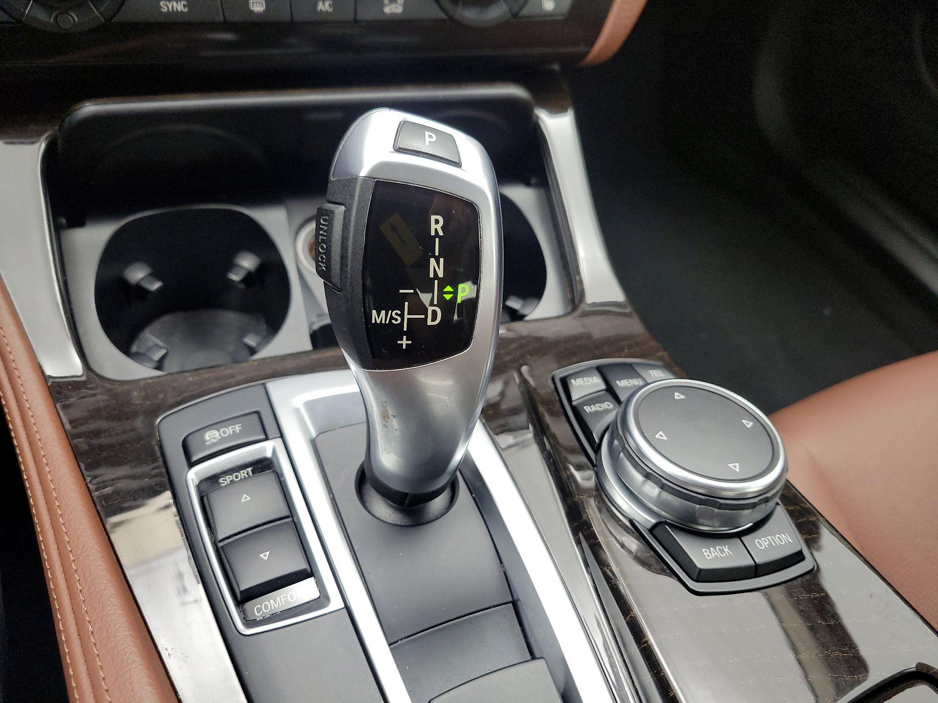 Thumbnail: 2015 BMW 5 Series - 17