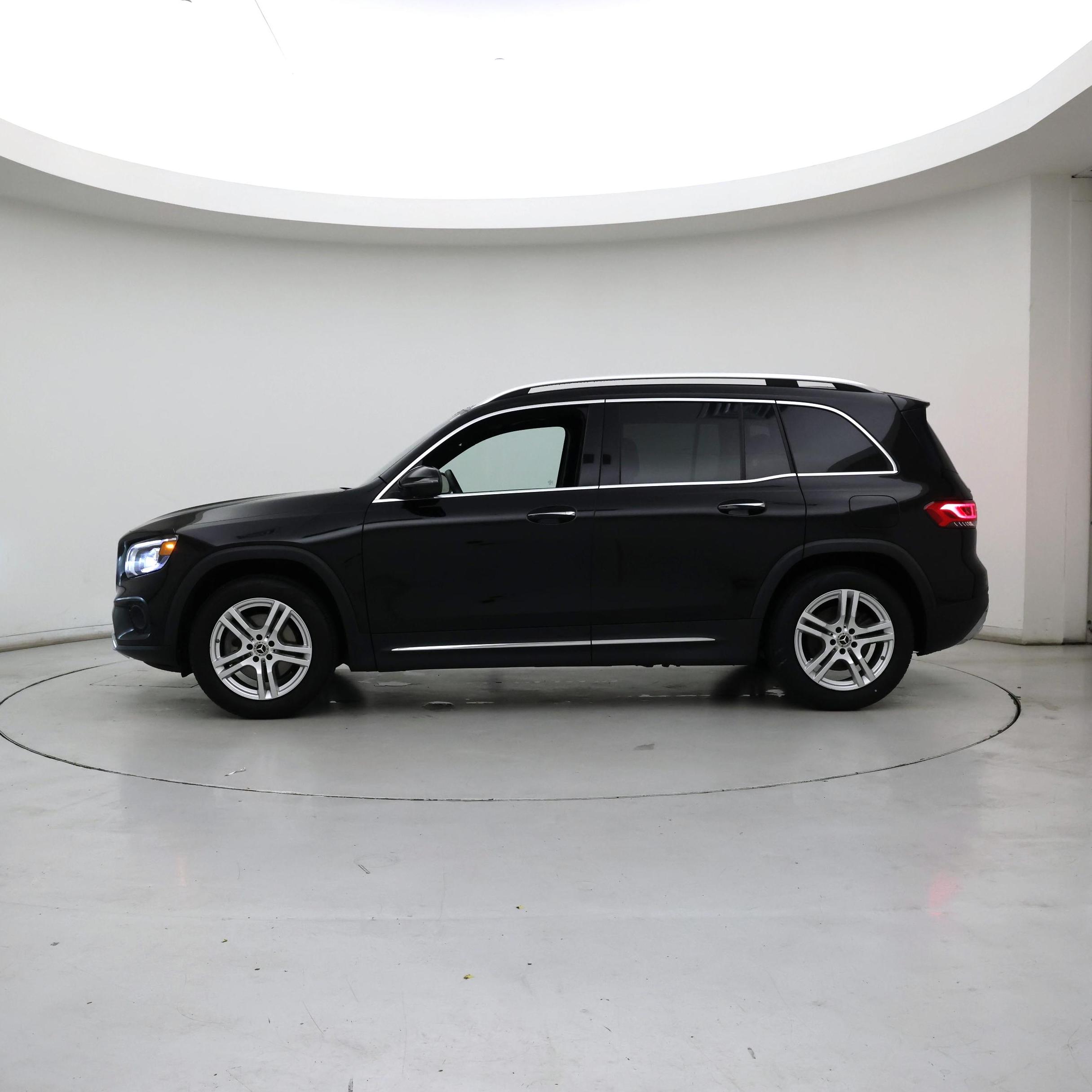 Thumbnail: 2021 Mercedes-Benz GLB - 3