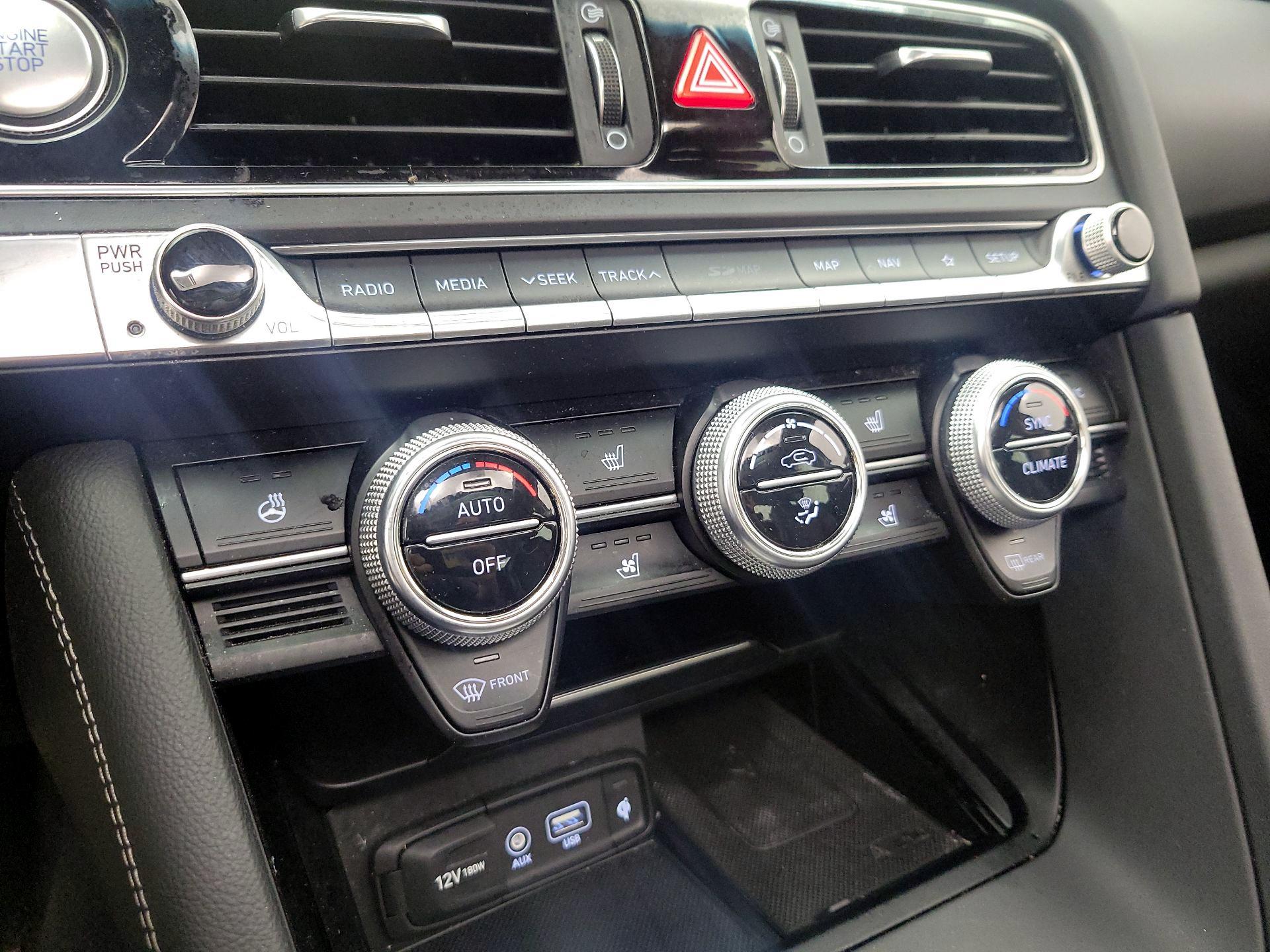 Thumbnail: 2019 Genesis G70 - 17