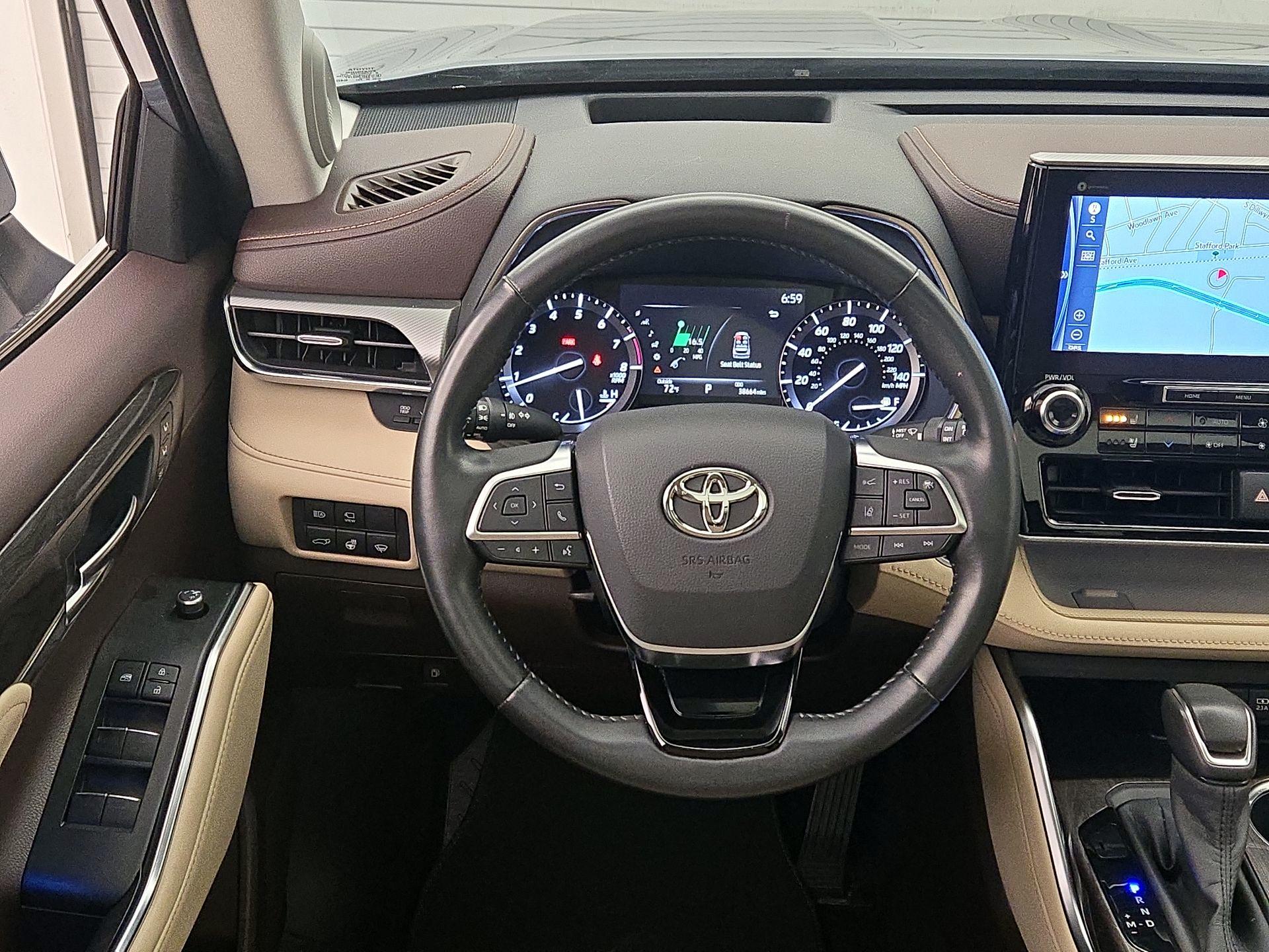 Thumbnail: 2020 Toyota Highlander - 10