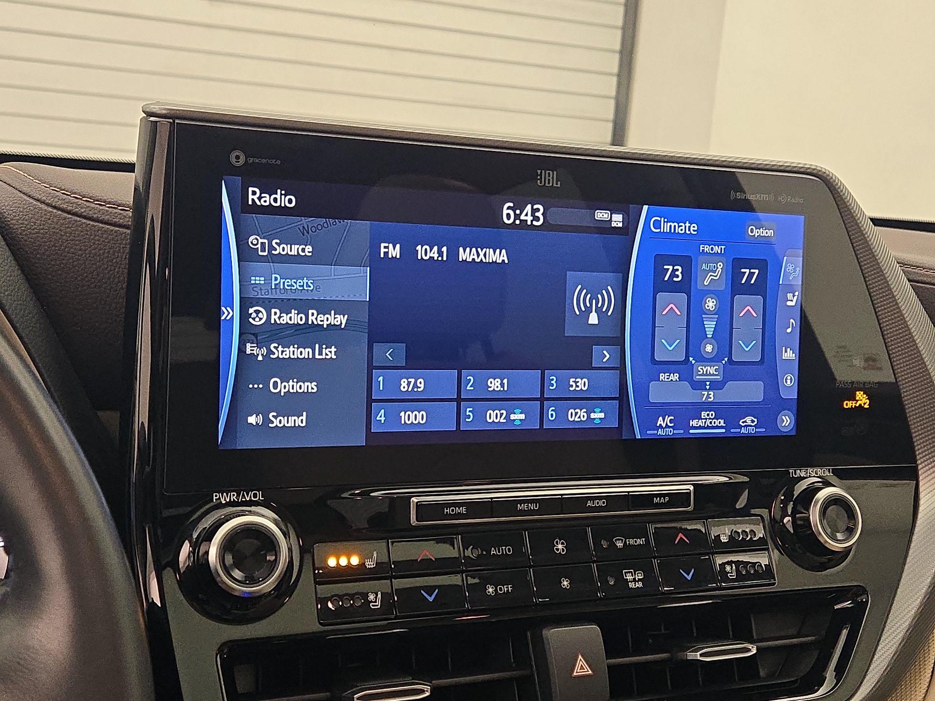 Thumbnail: 2020 Toyota Highlander - 16