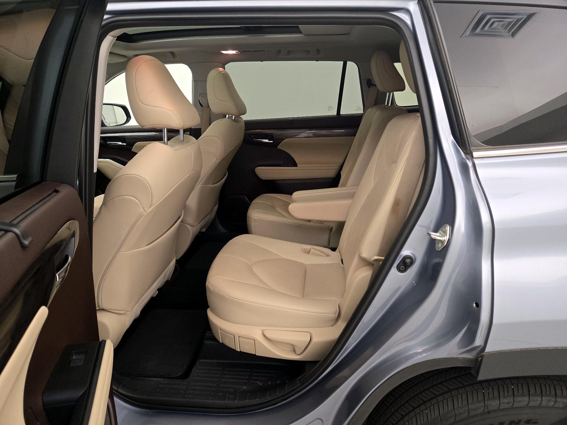 Thumbnail: 2020 Toyota Highlander - 19