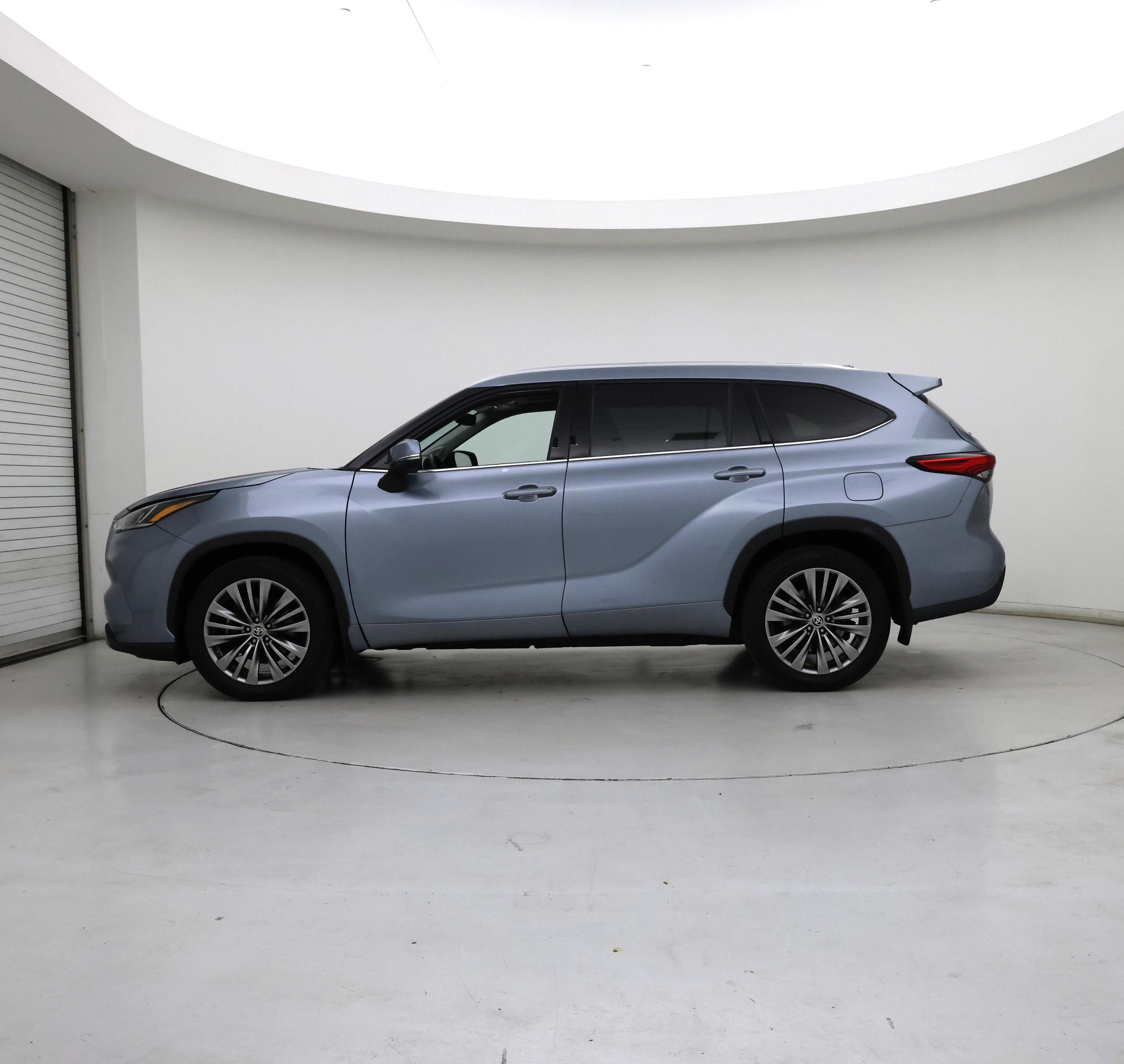 Thumbnail: 2020 Toyota Highlander - 3