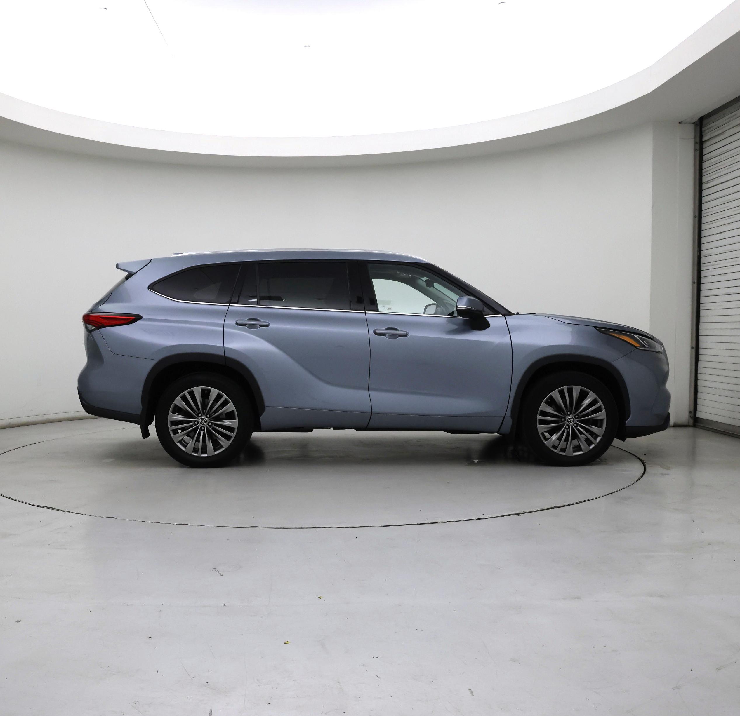 Thumbnail: 2020 Toyota Highlander - 7