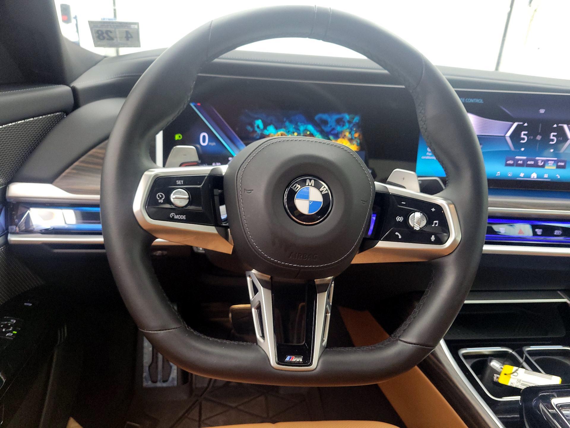 Thumbnail: 2023 BMW 7 Series - 10