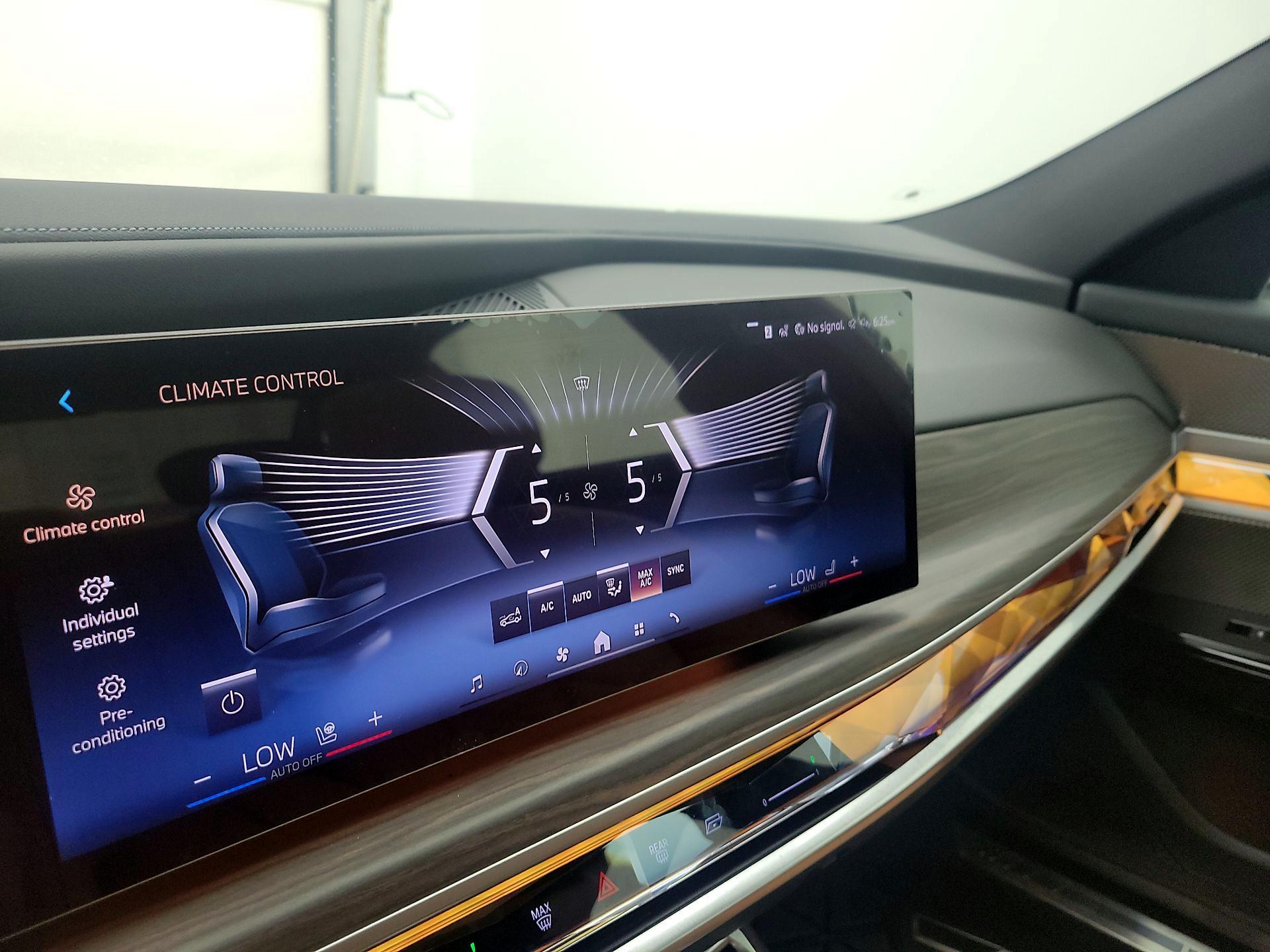 Thumbnail: 2023 BMW 7 Series - 17