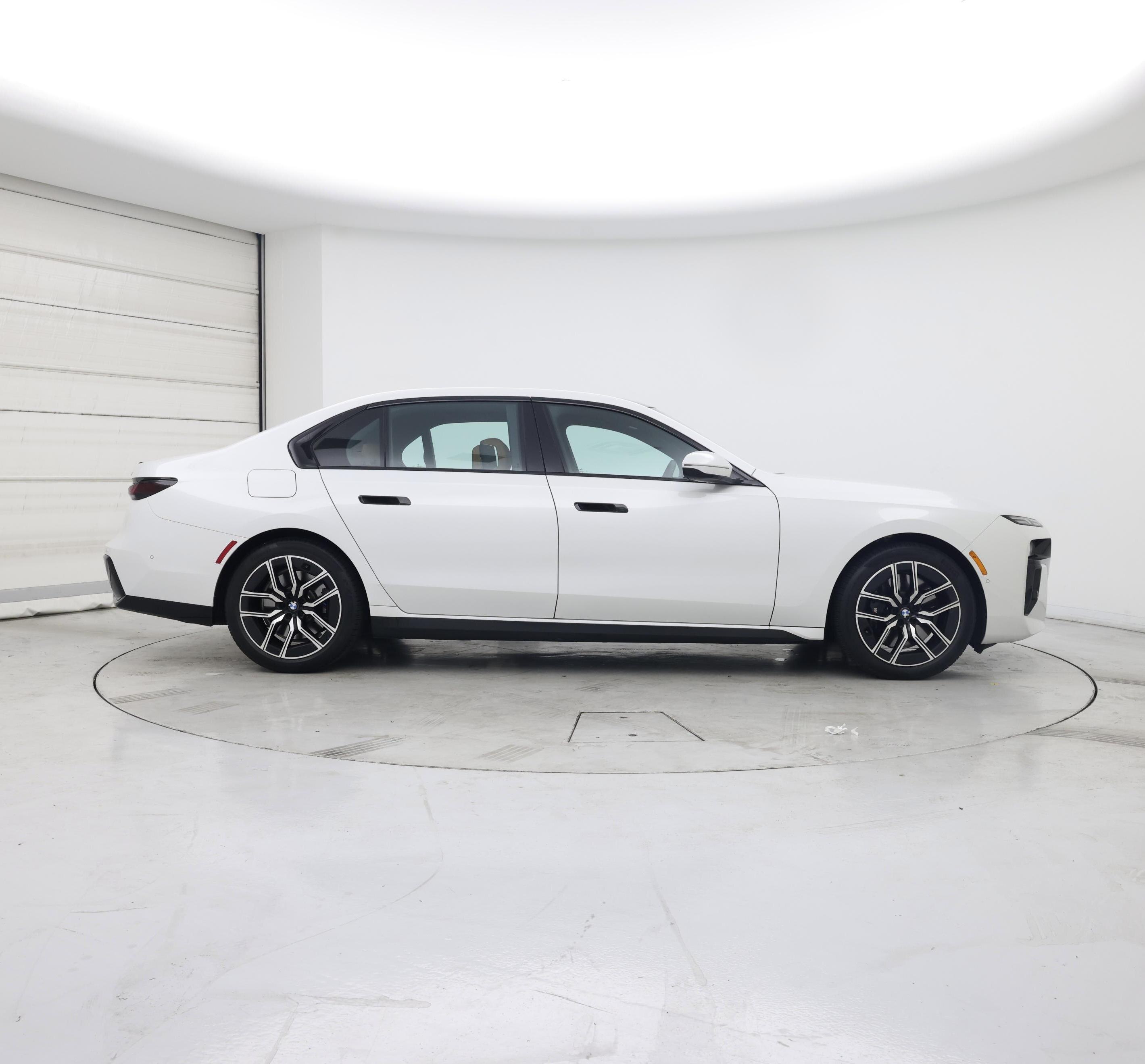 Thumbnail: 2023 BMW 7 Series - 7