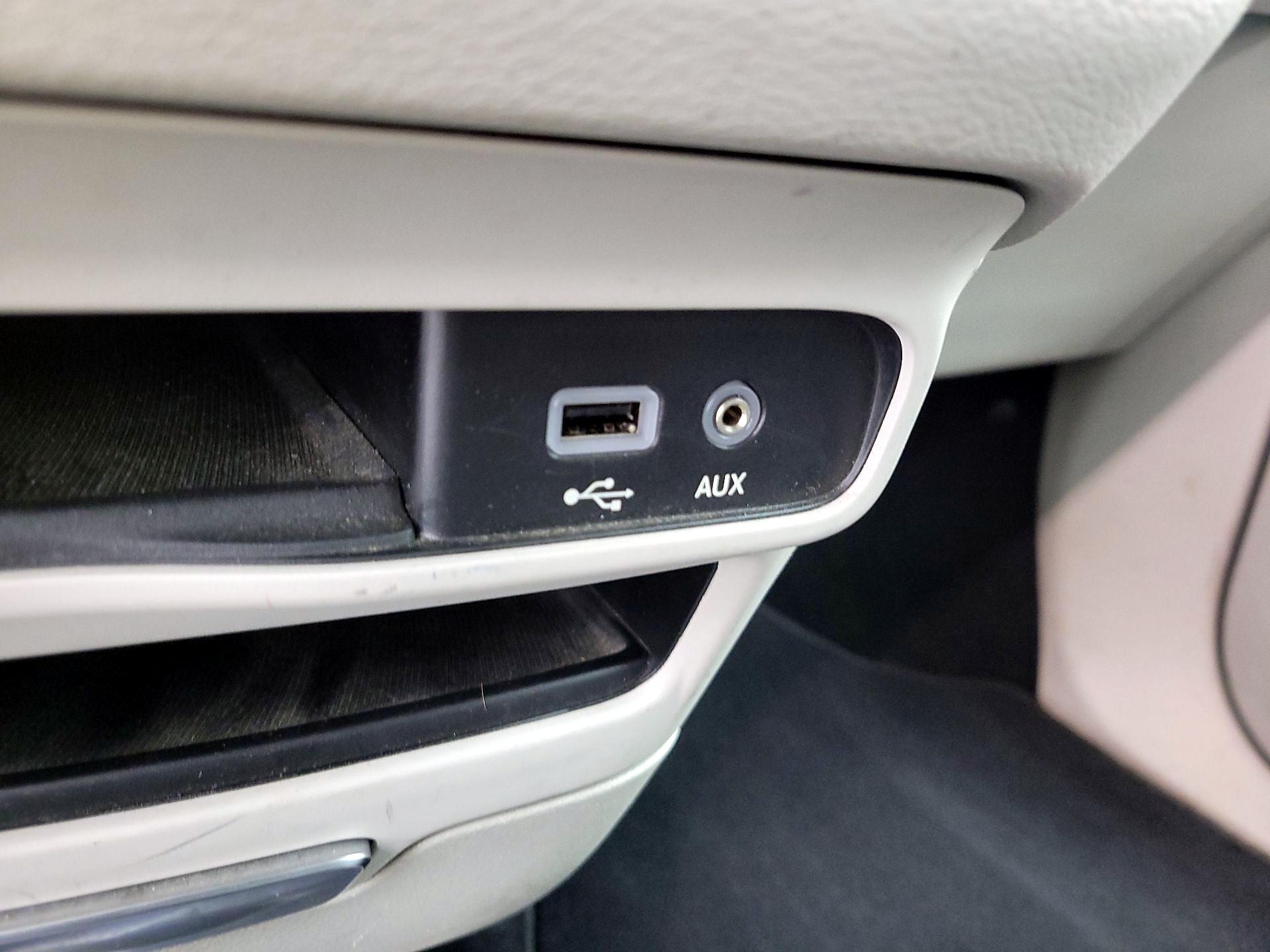 Thumbnail: 2019 Chrysler Pacifica - 18