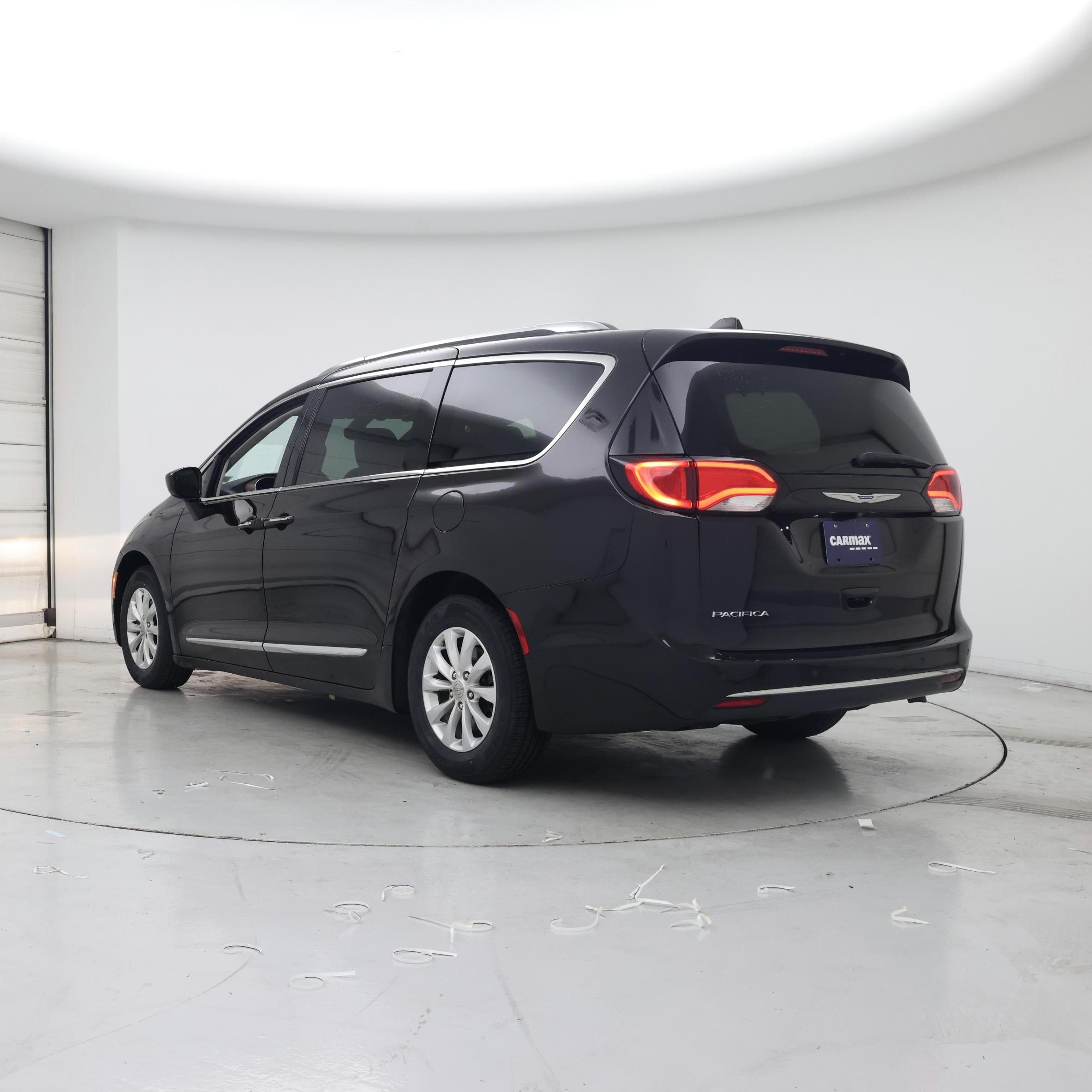 Thumbnail: 2019 Chrysler Pacifica - 2