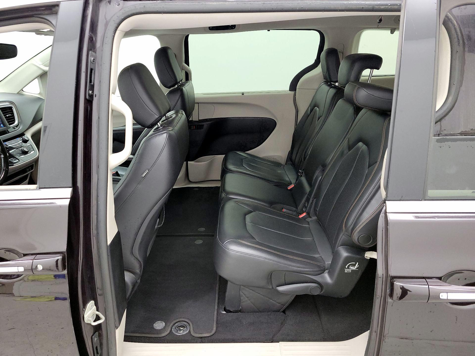 Thumbnail: 2019 Chrysler Pacifica - 19