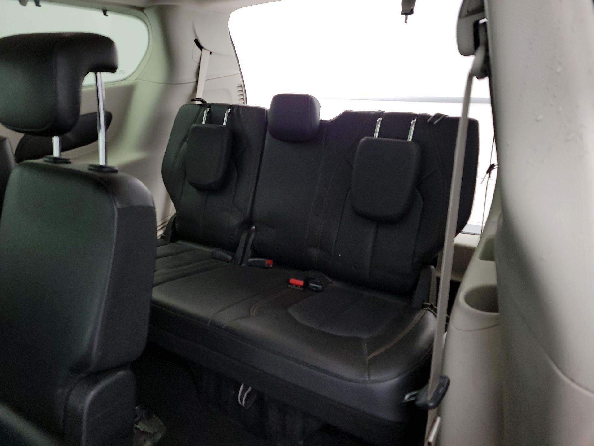 Thumbnail: 2019 Chrysler Pacifica - 20