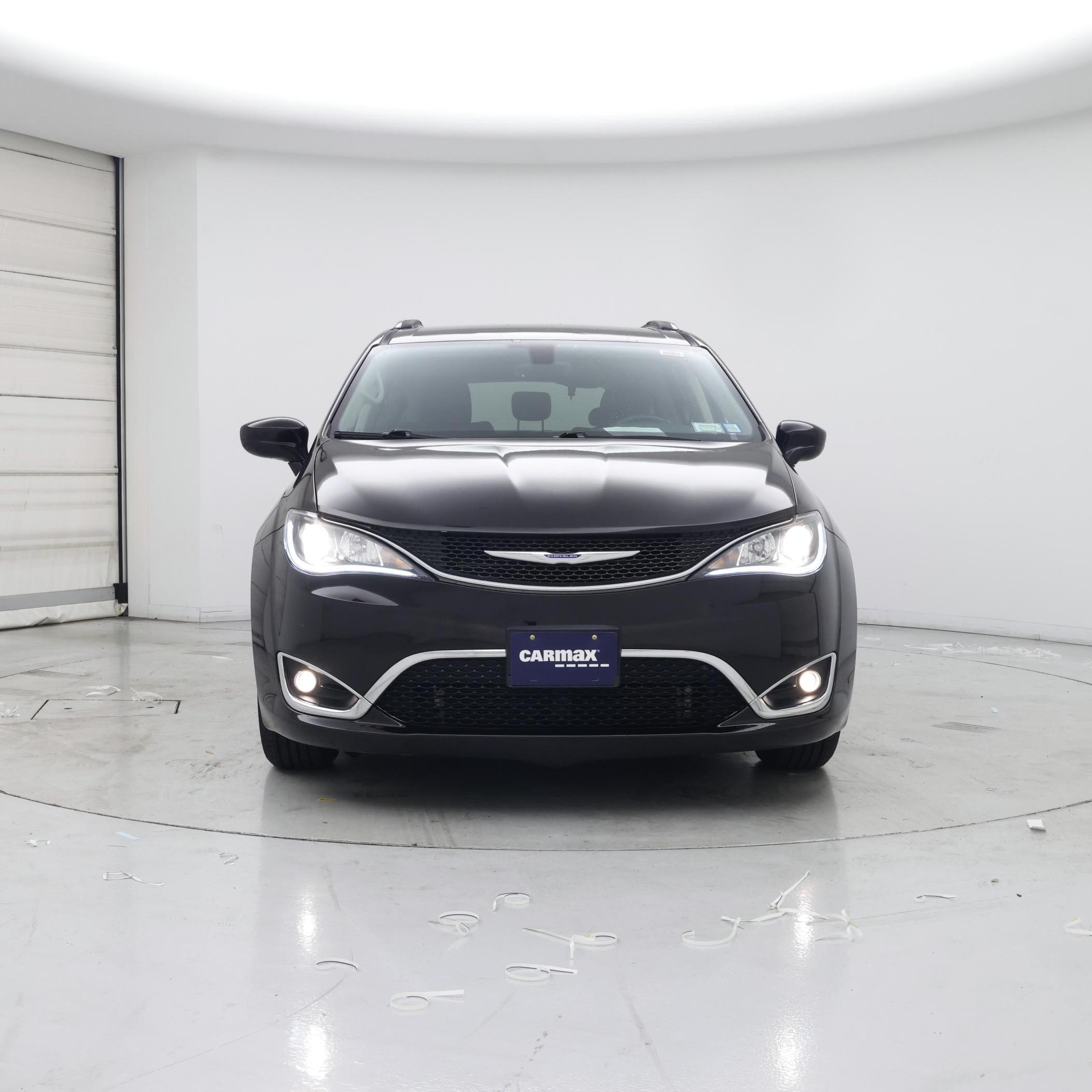 Thumbnail: 2019 Chrysler Pacifica - 5