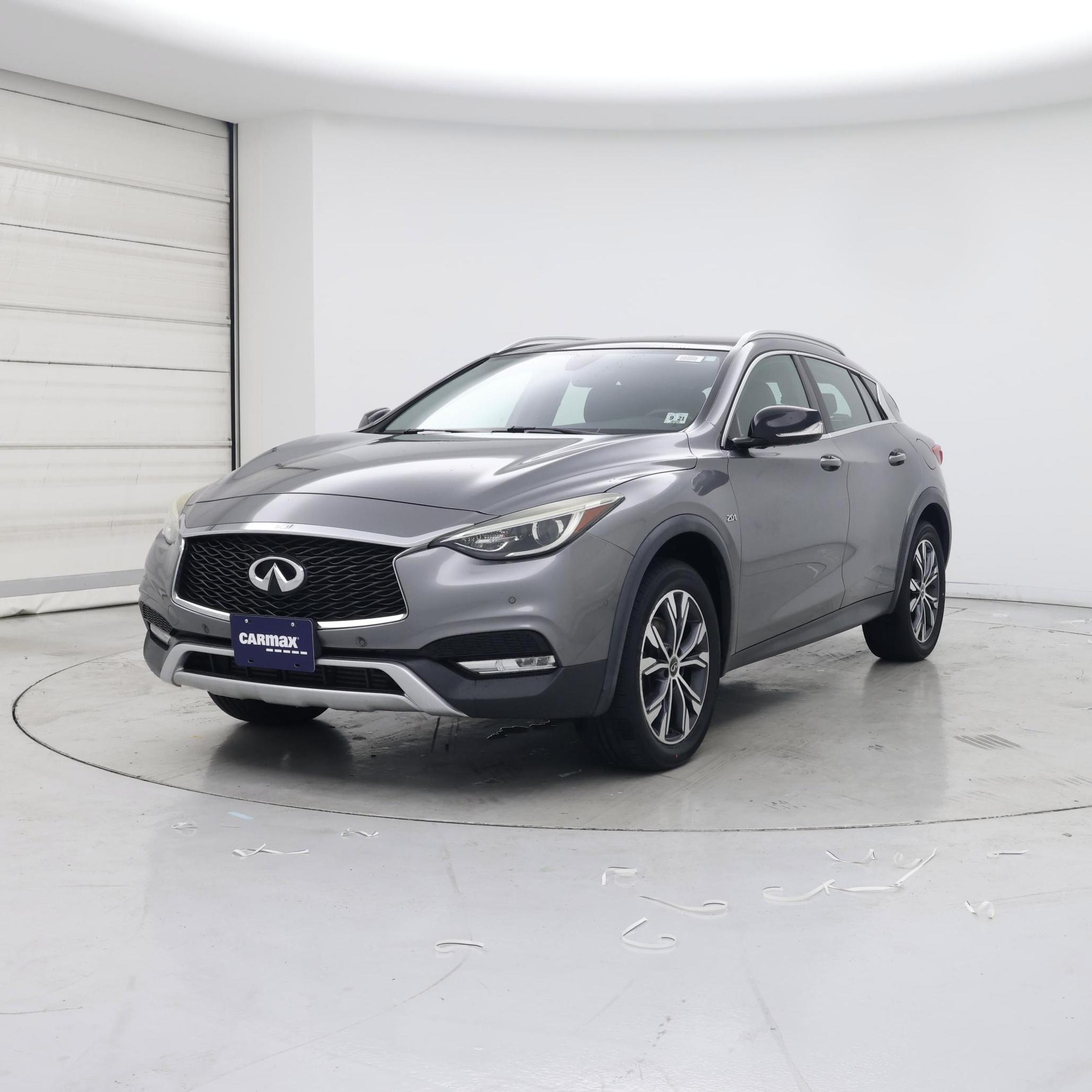 Thumbnail: 2017 INFINITI QX30 - 4