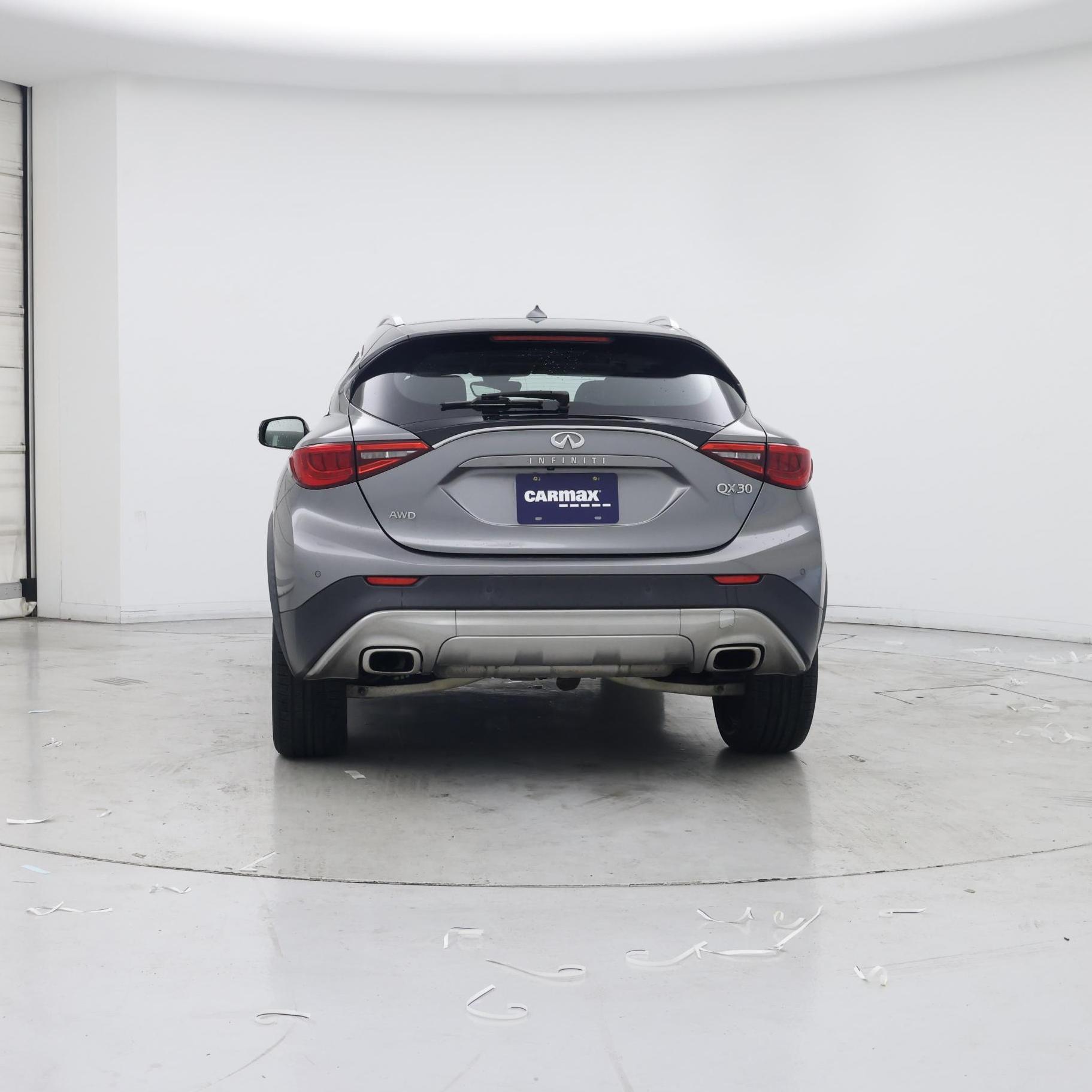 Thumbnail: 2017 INFINITI QX30 - 6