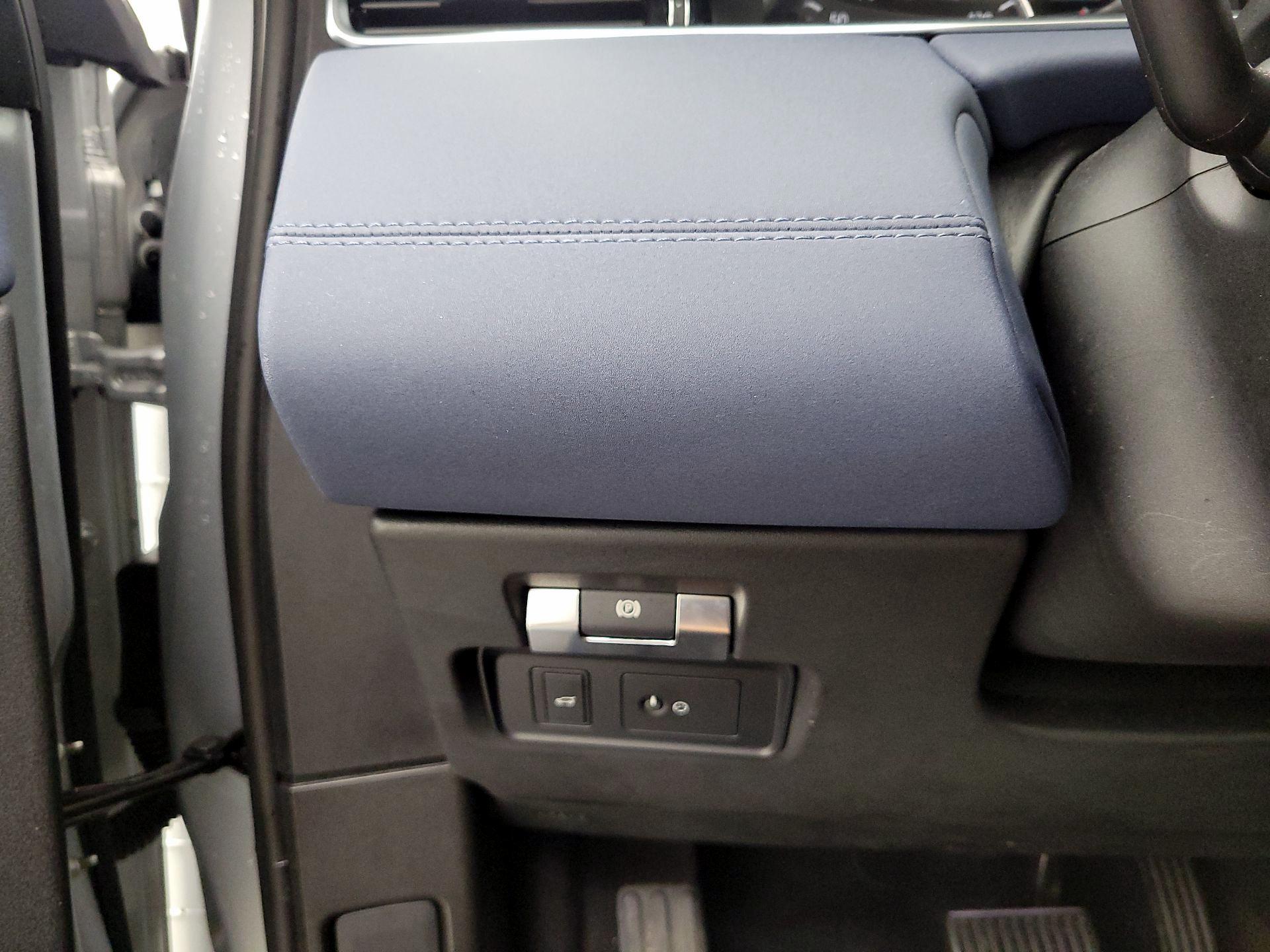 Thumbnail: 2020 Land Rover Range Rover Evoque - 13